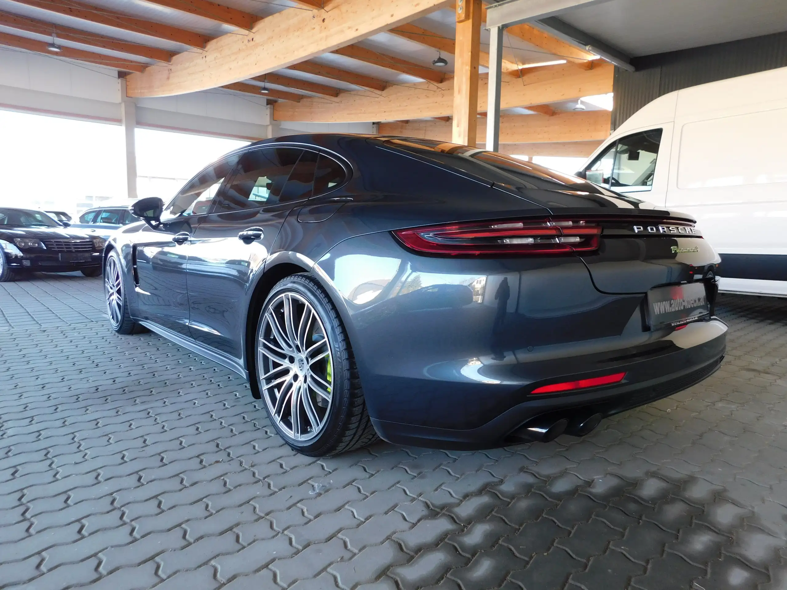 Porsche - Panamera