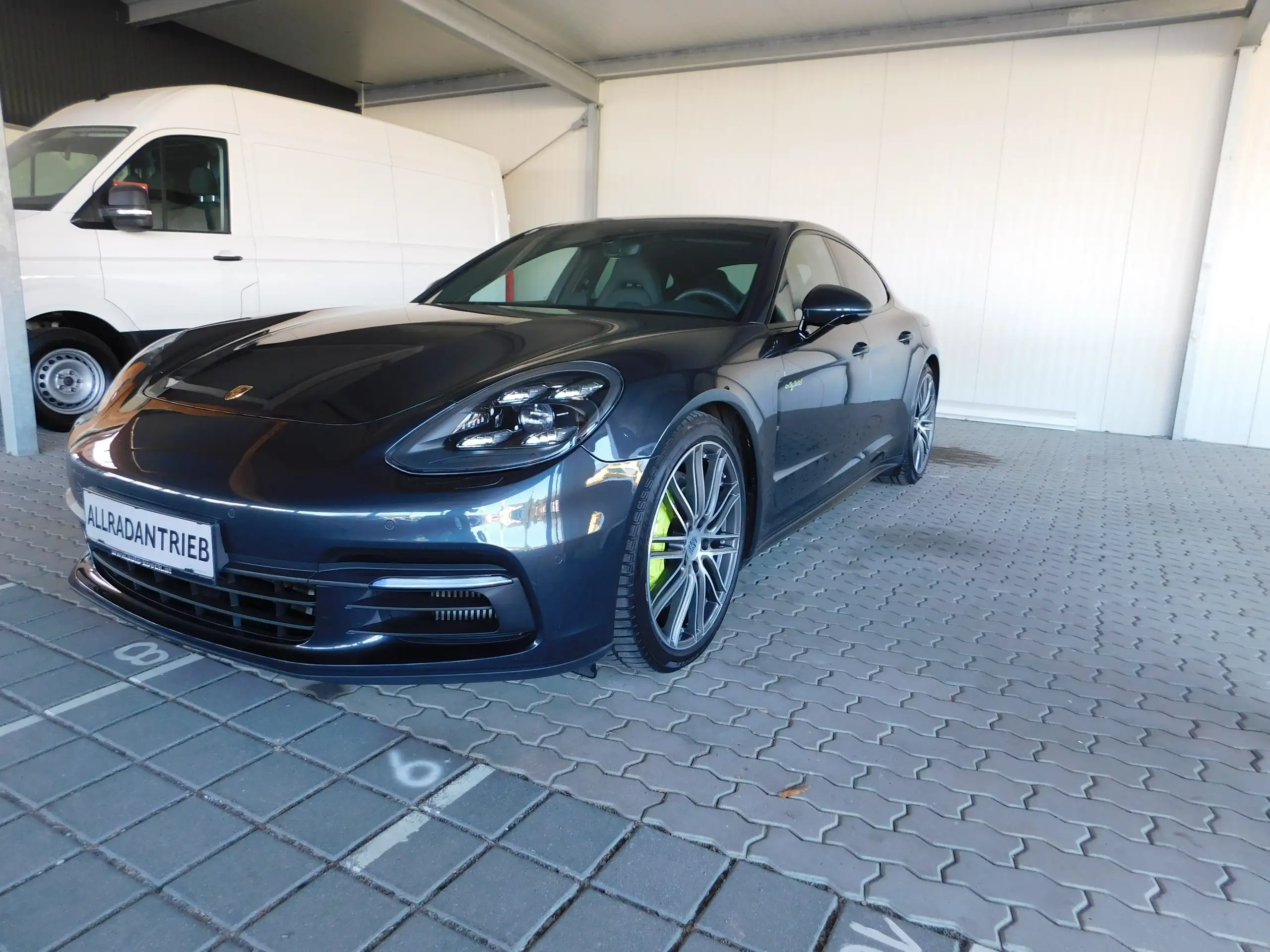 Porsche - Panamera