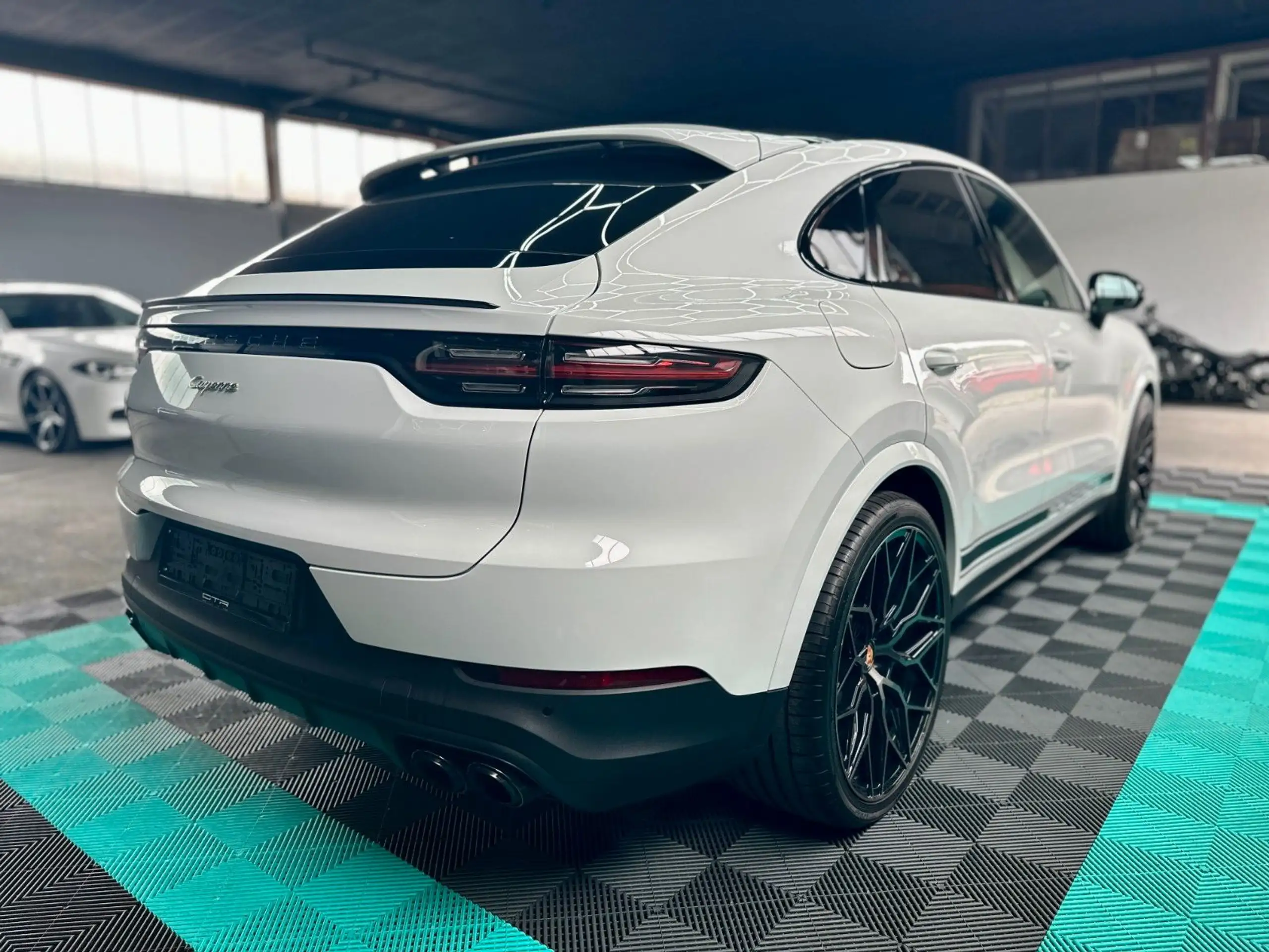 Porsche - Cayenne