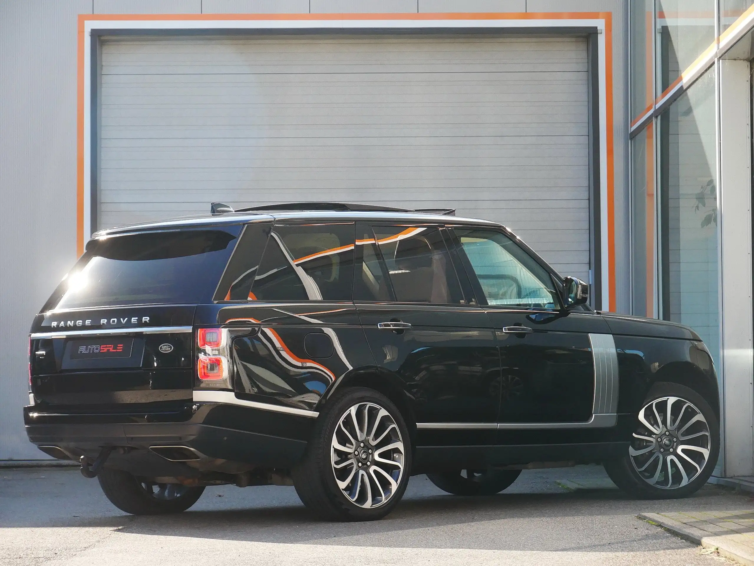 Land Rover - Range Rover