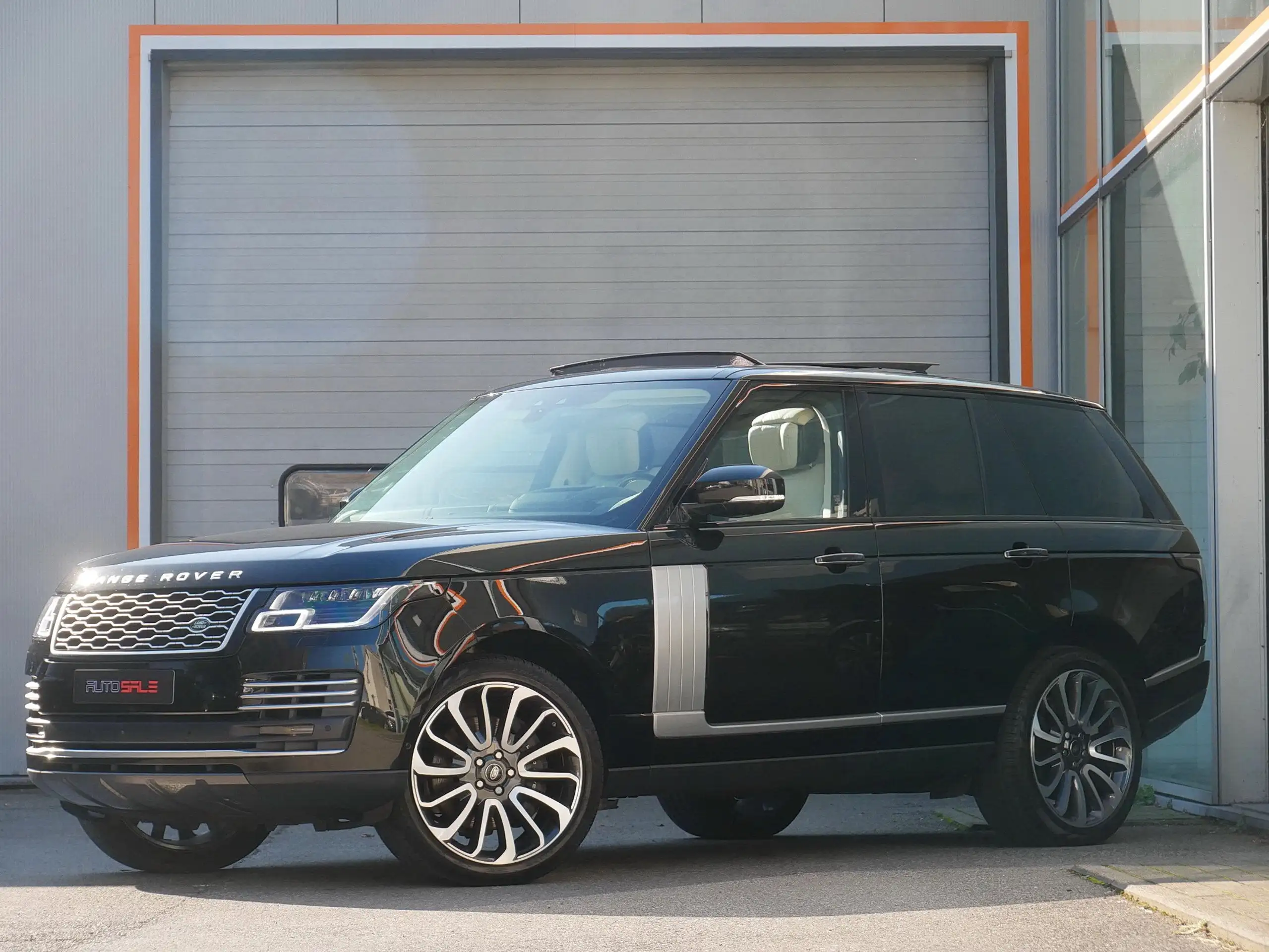 Land Rover - Range Rover