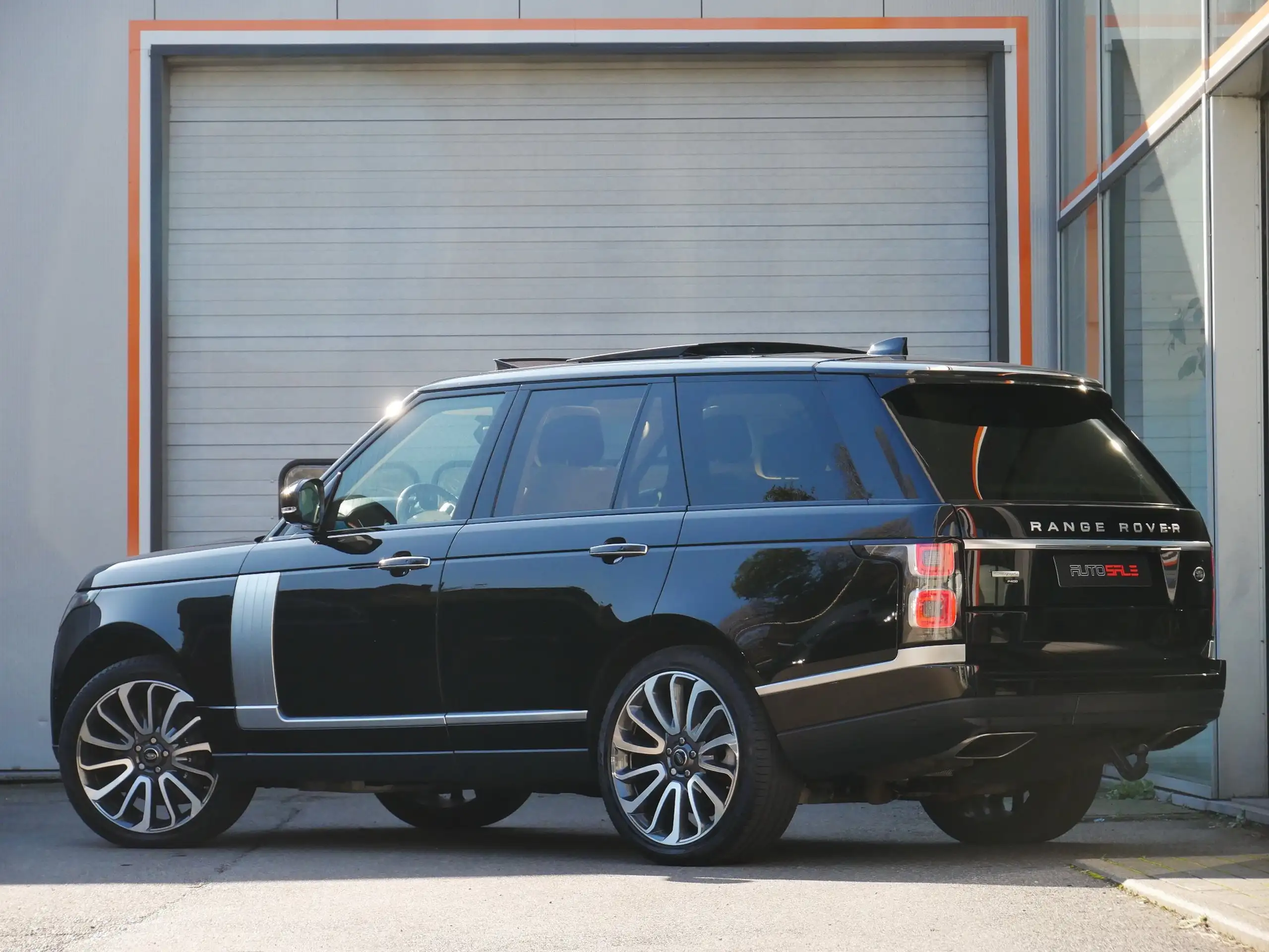 Land Rover - Range Rover