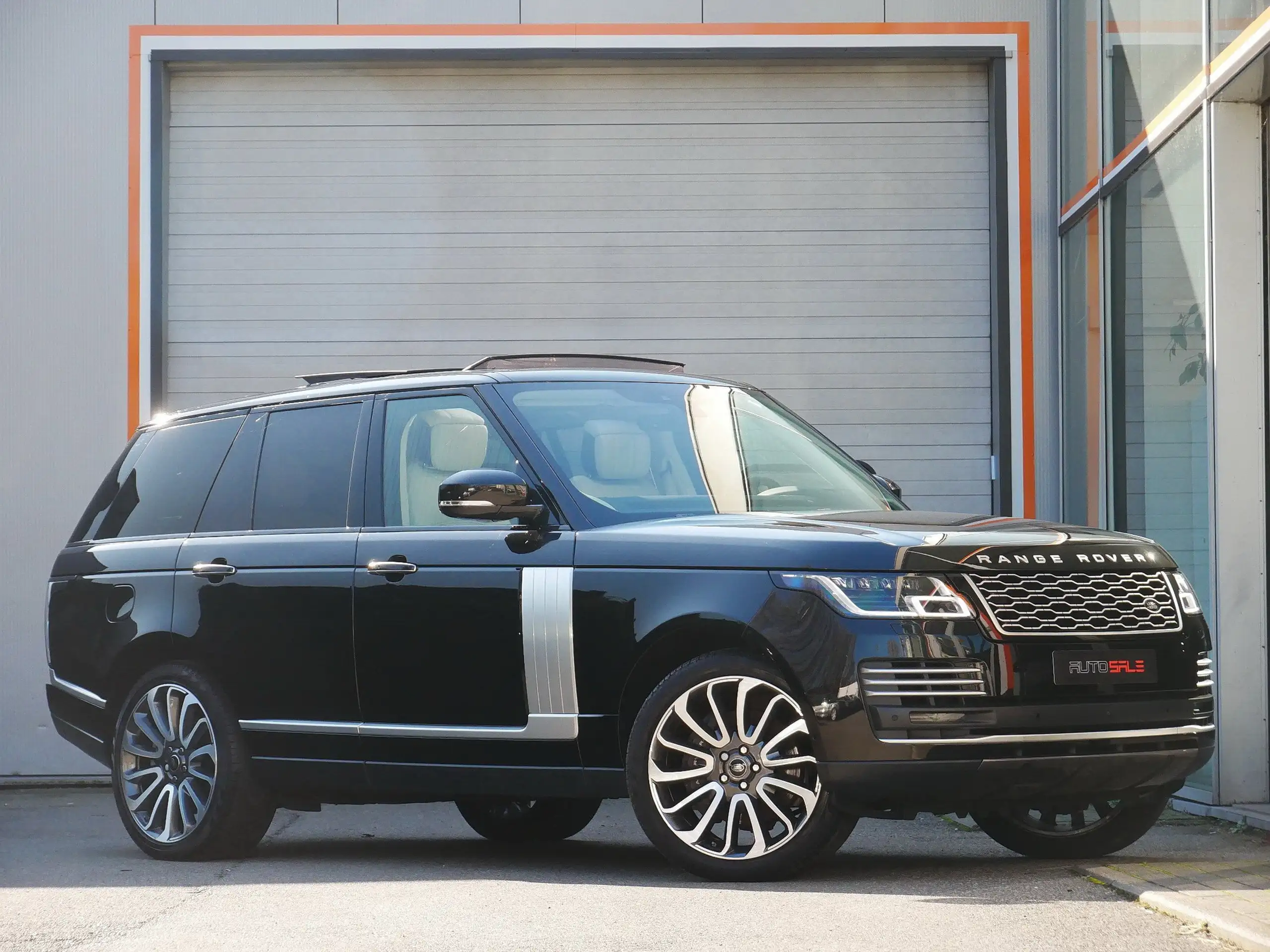 Land Rover - Range Rover