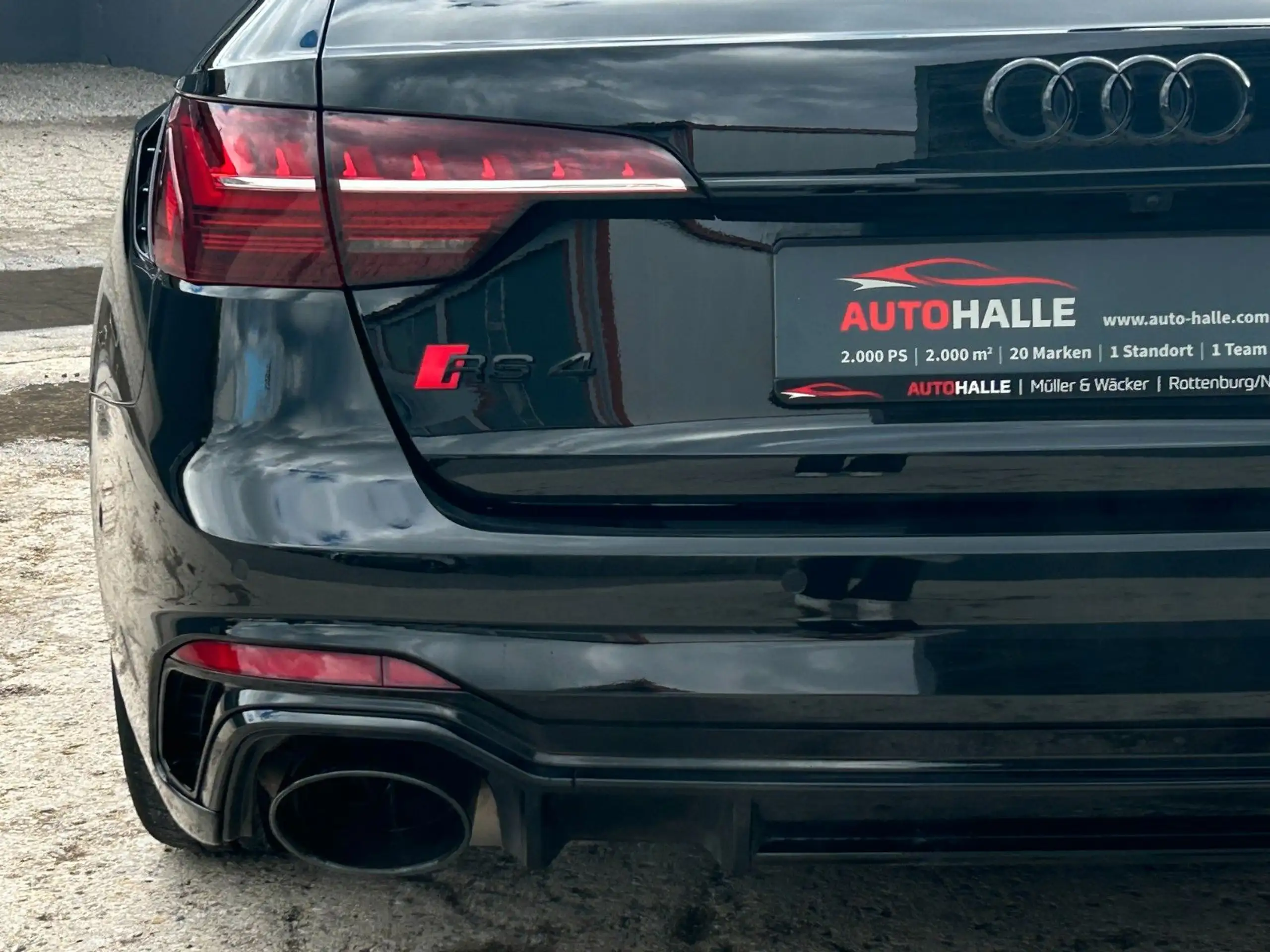 Audi - RS4