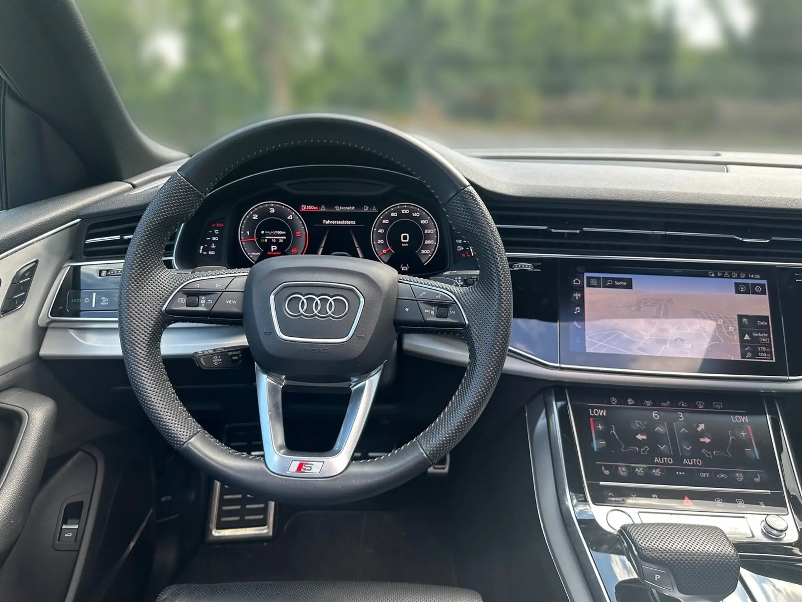 Audi - Q8