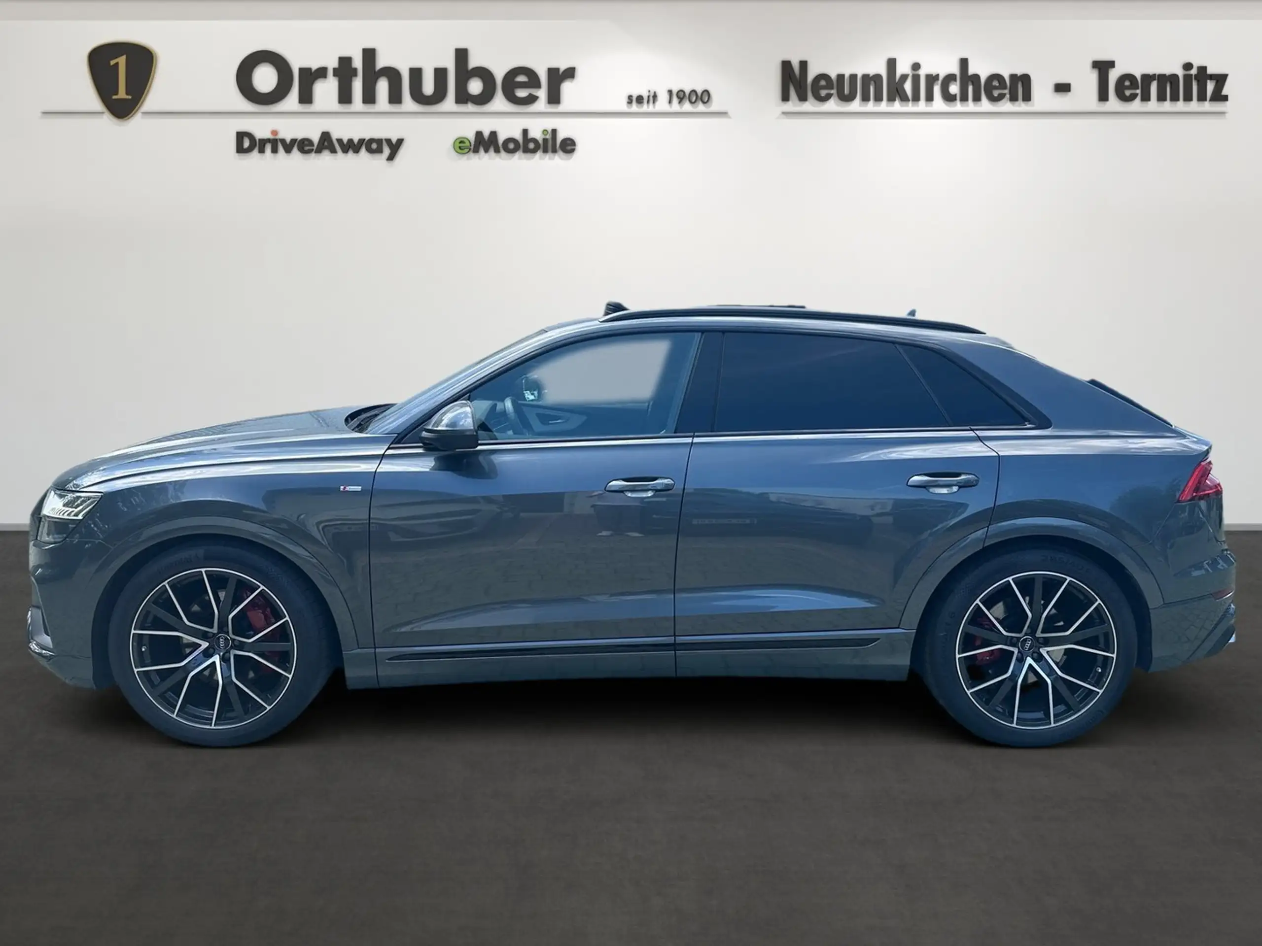 Audi - Q8