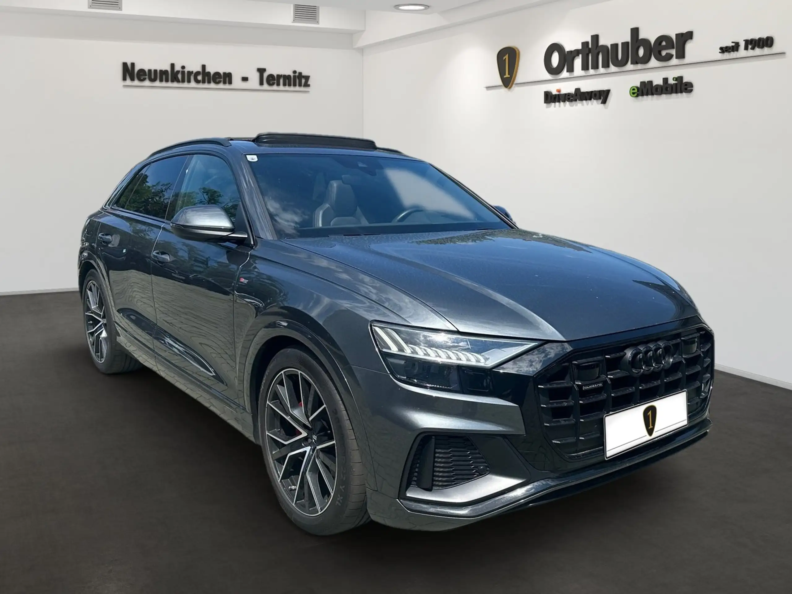 Audi - Q8