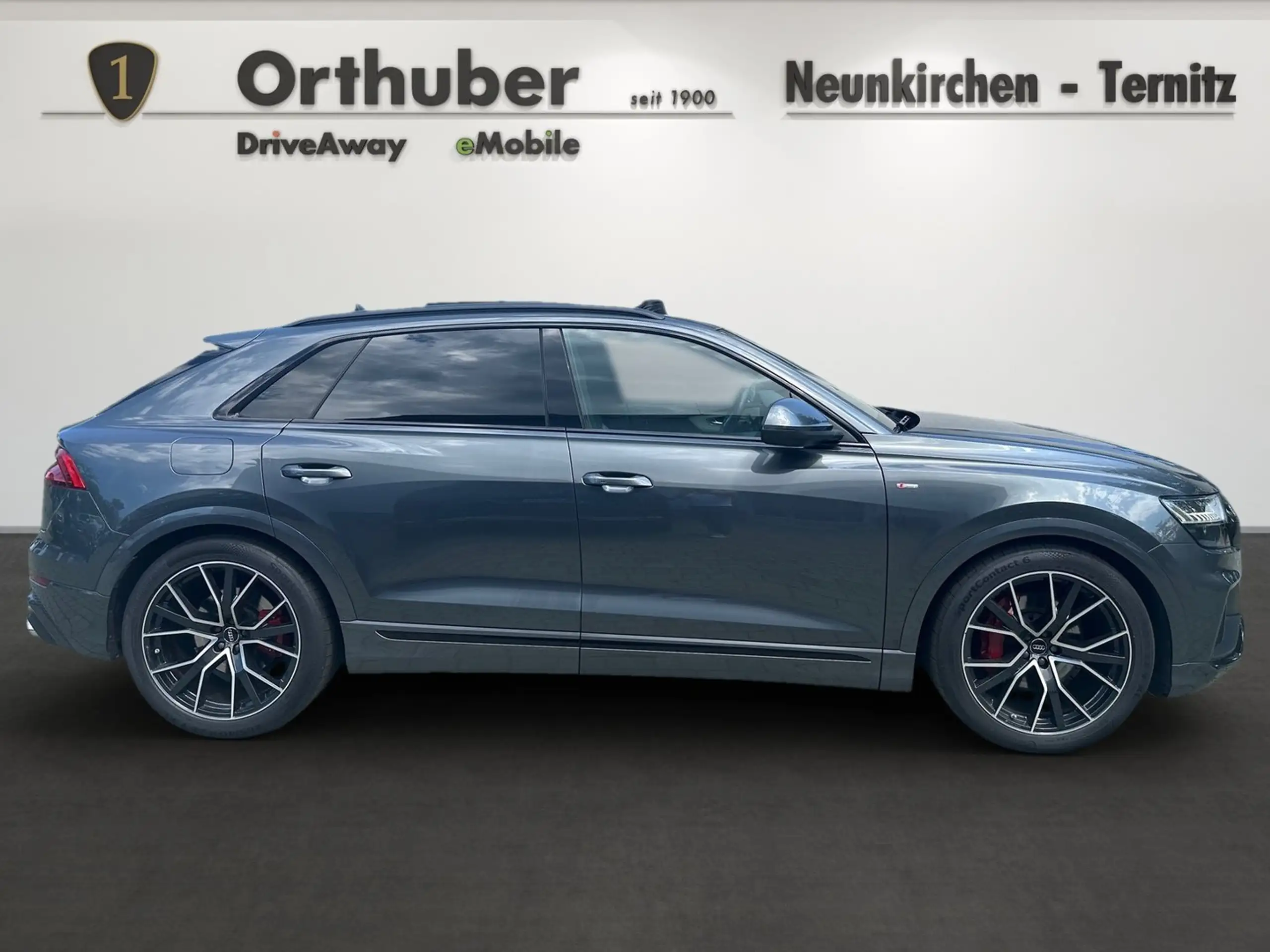 Audi - Q8