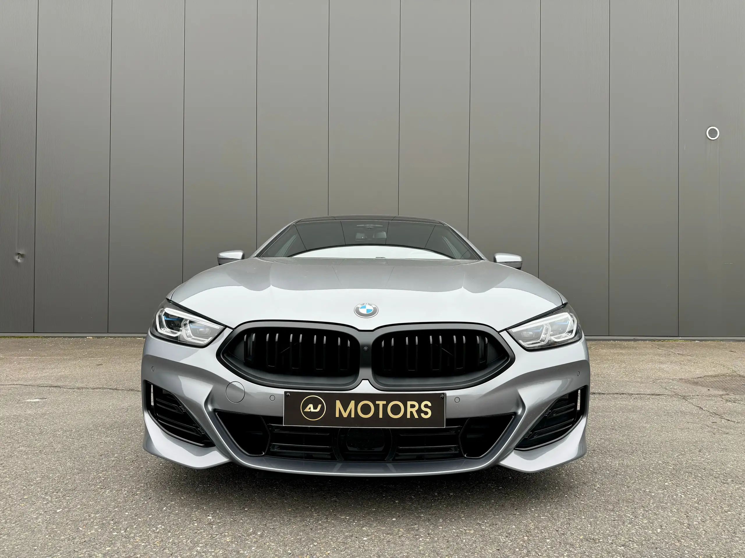 BMW - 840