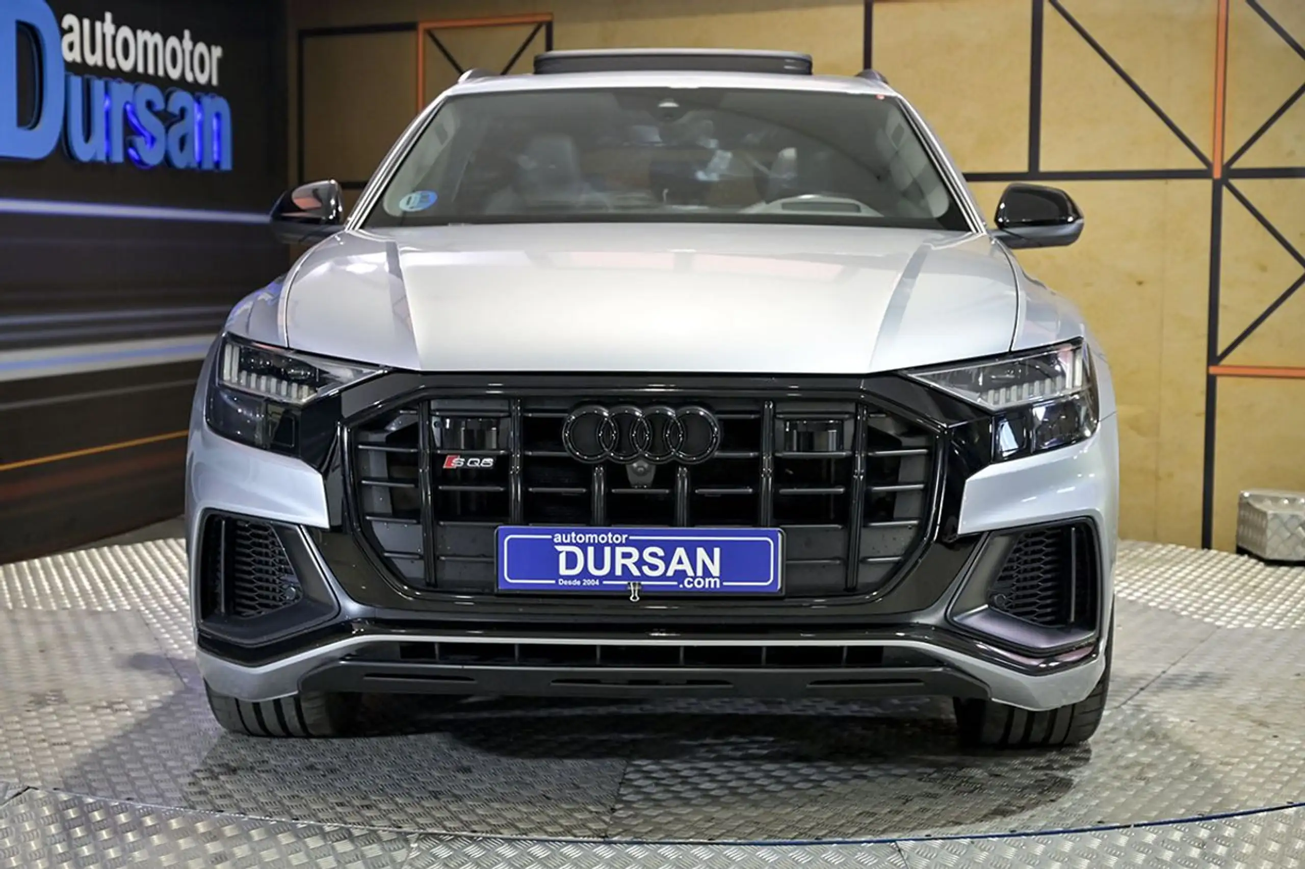 Audi - Q8