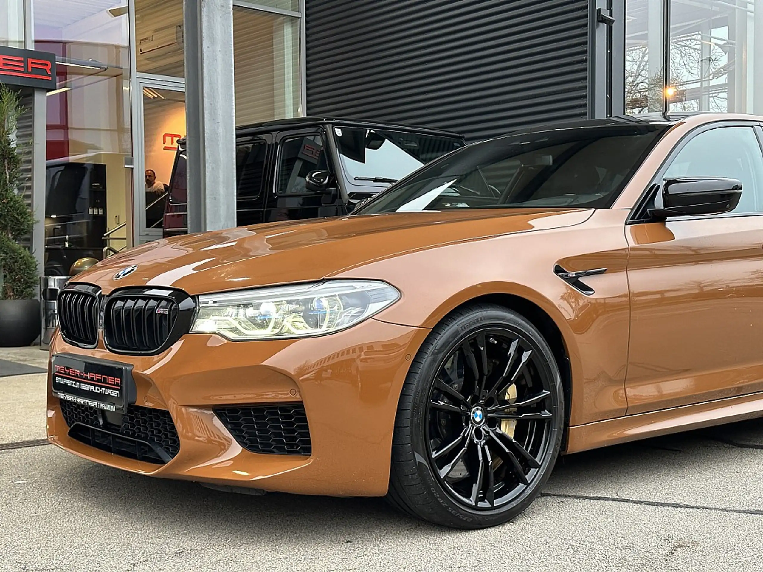 BMW - M5