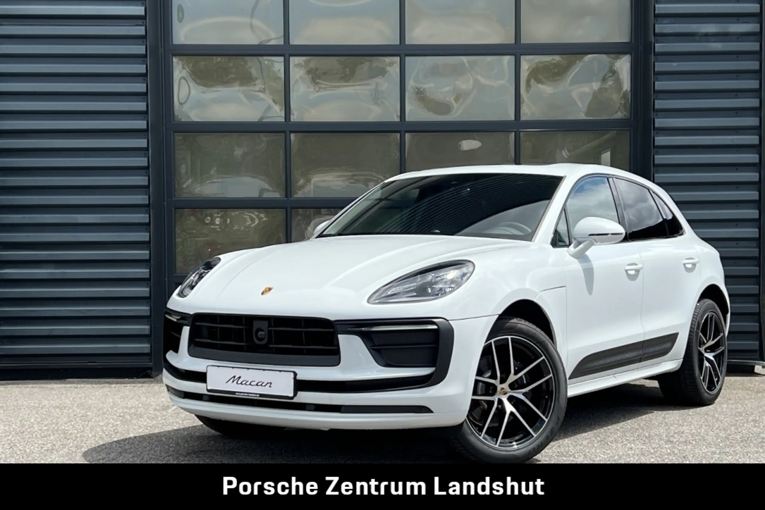 Porsche - Macan