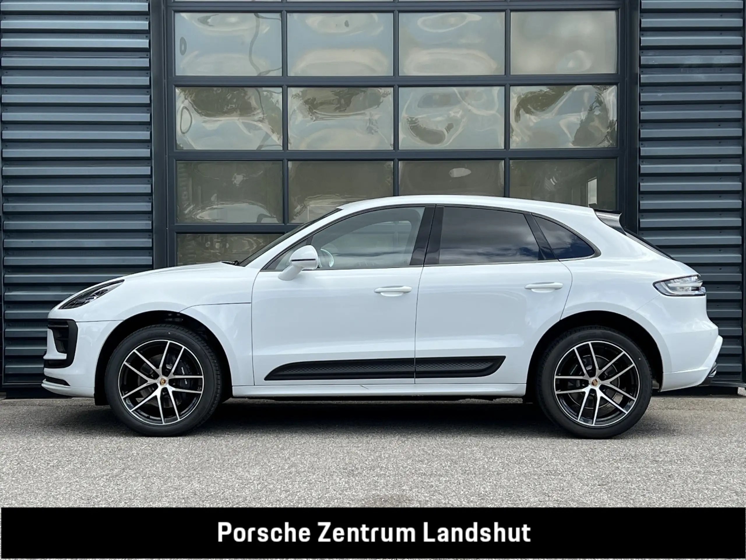 Porsche - Macan