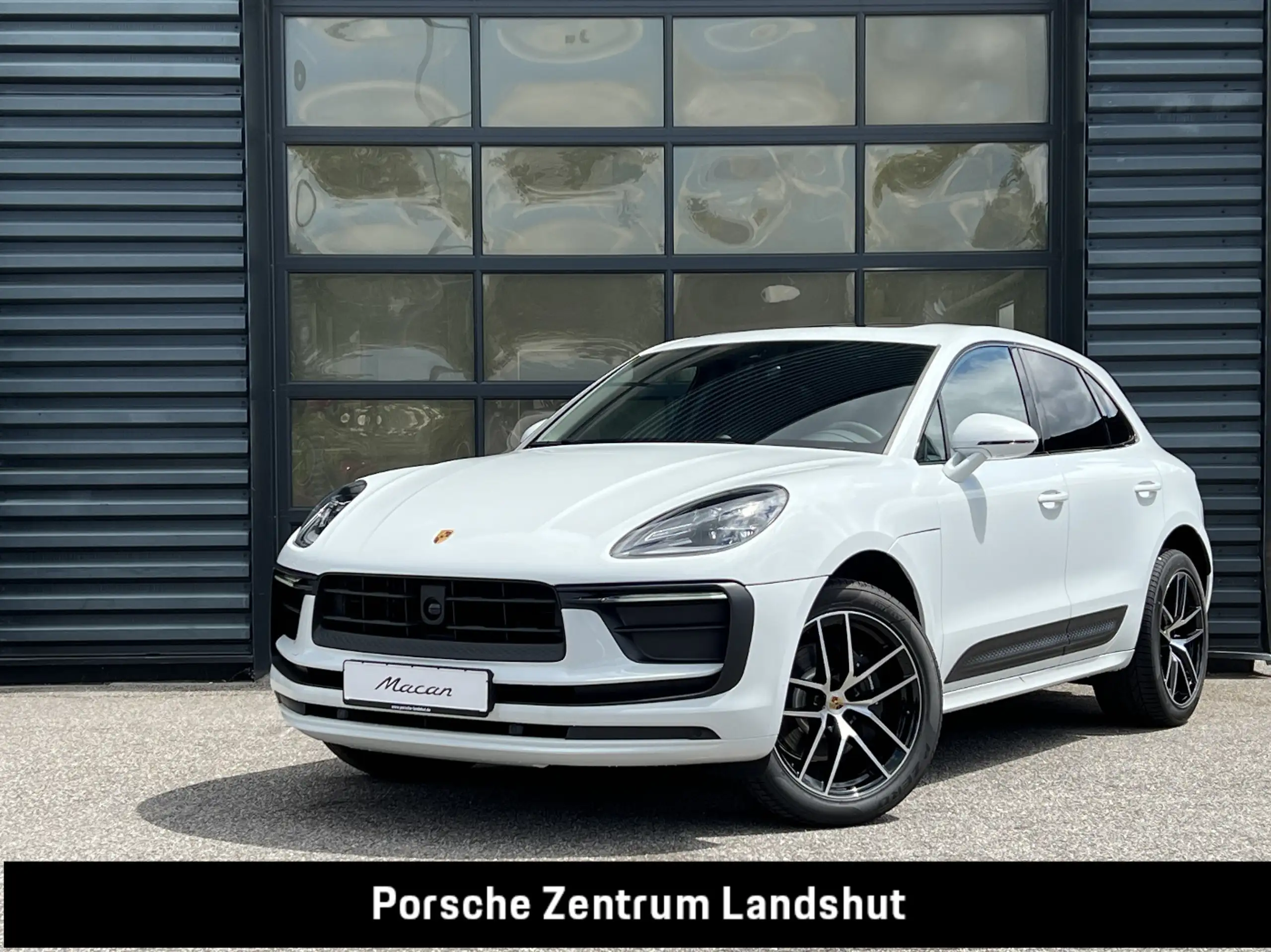 Porsche - Macan