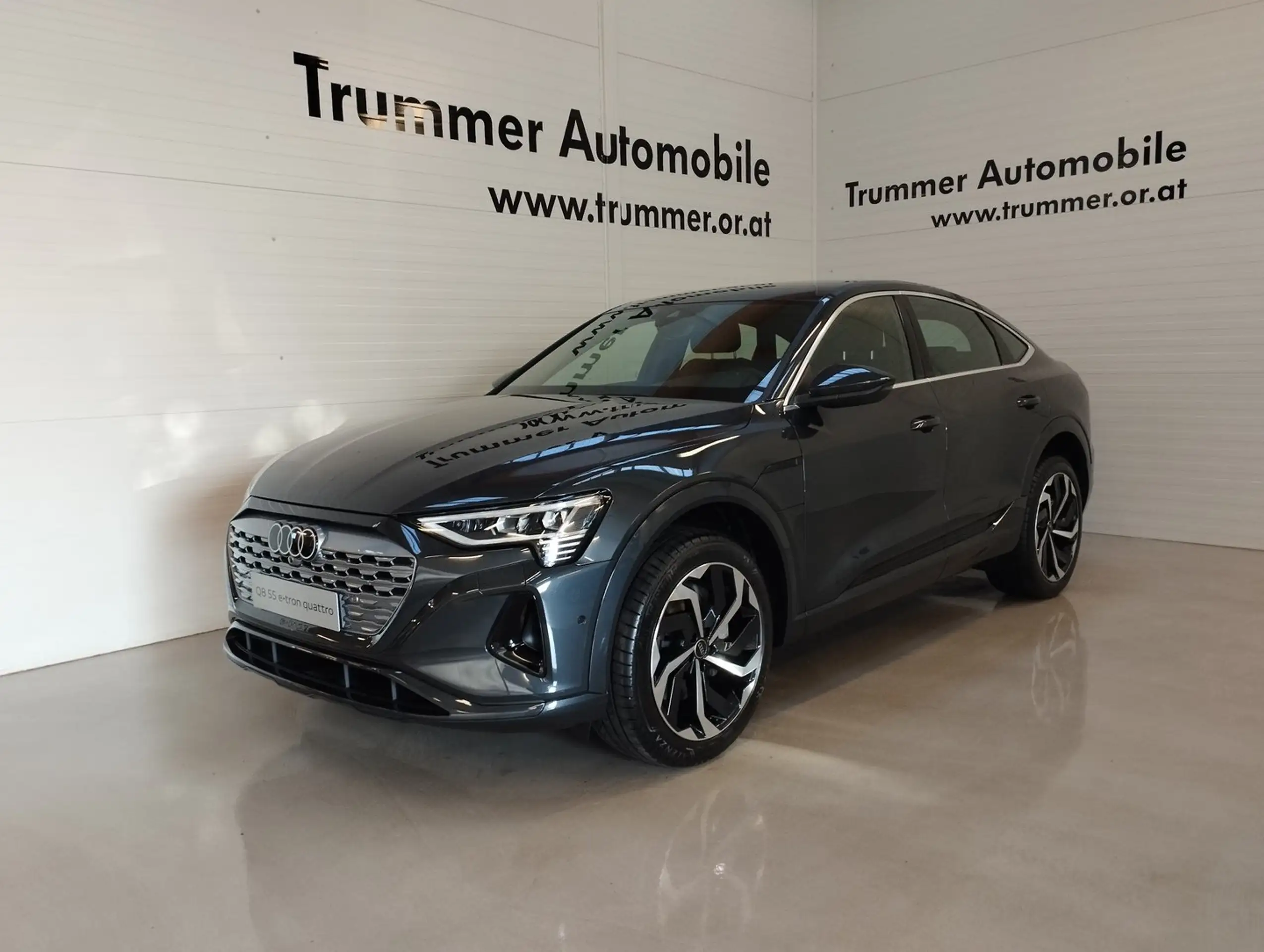 Audi - Q8