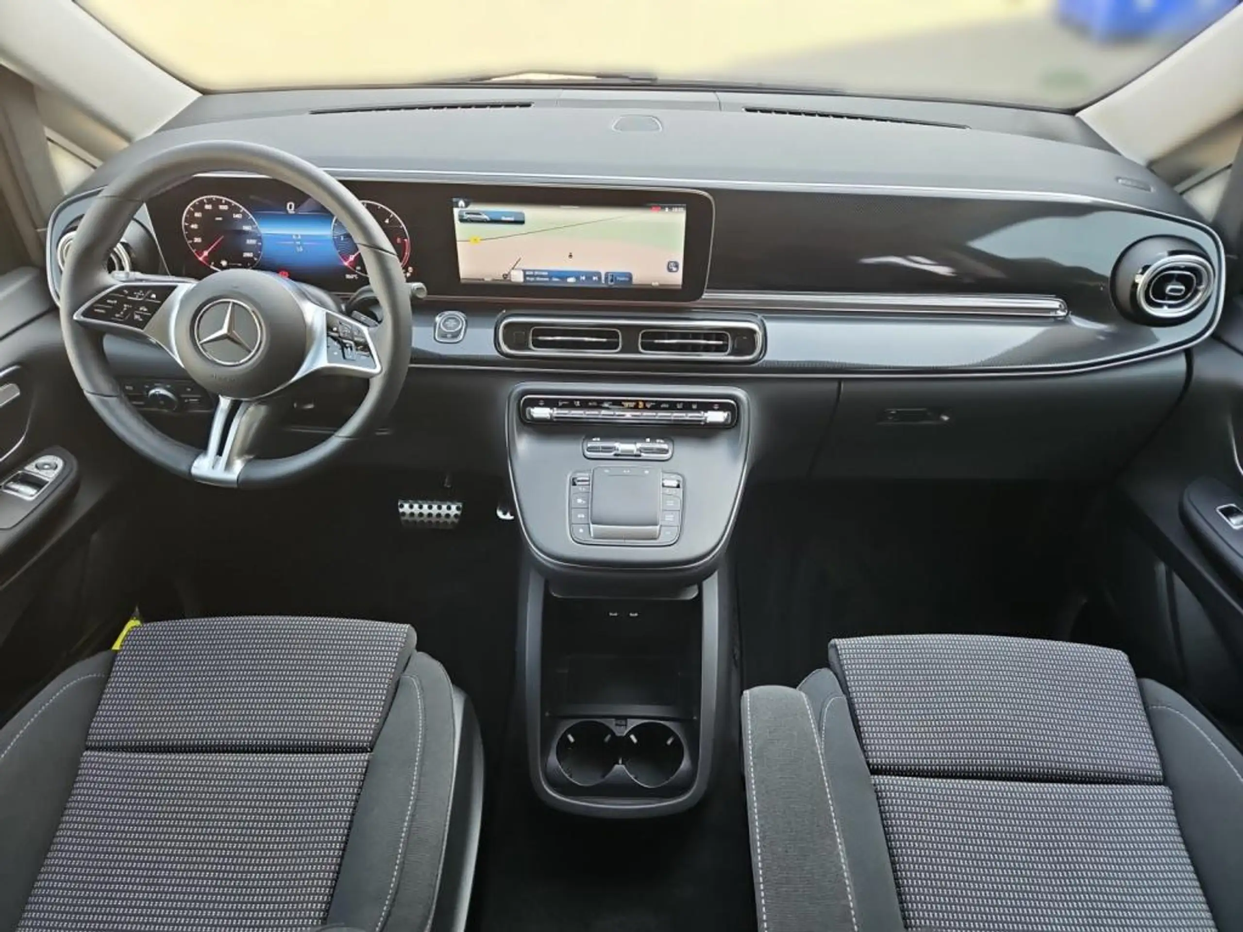 Mercedes-Benz - V 250