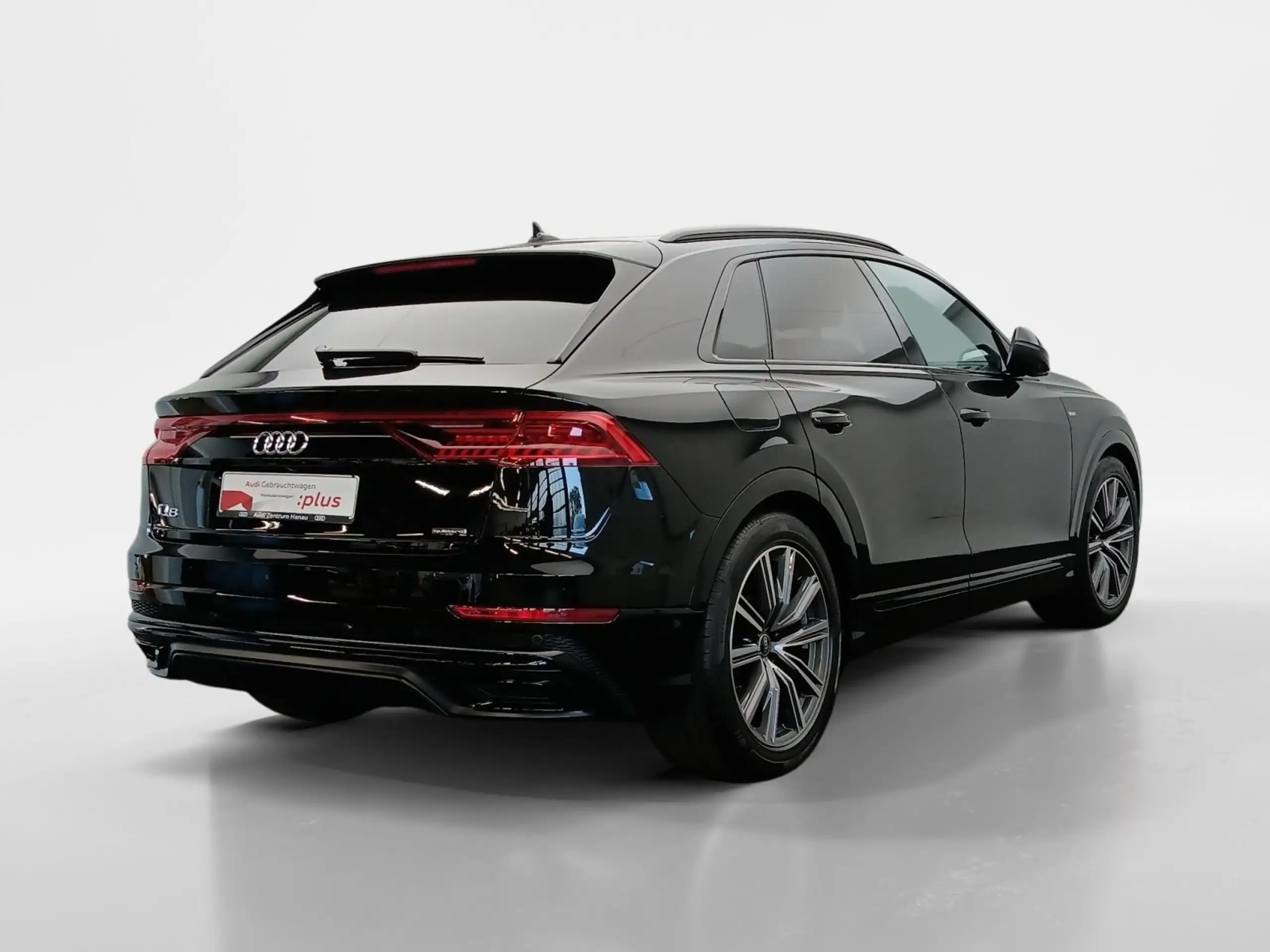 Audi - Q8