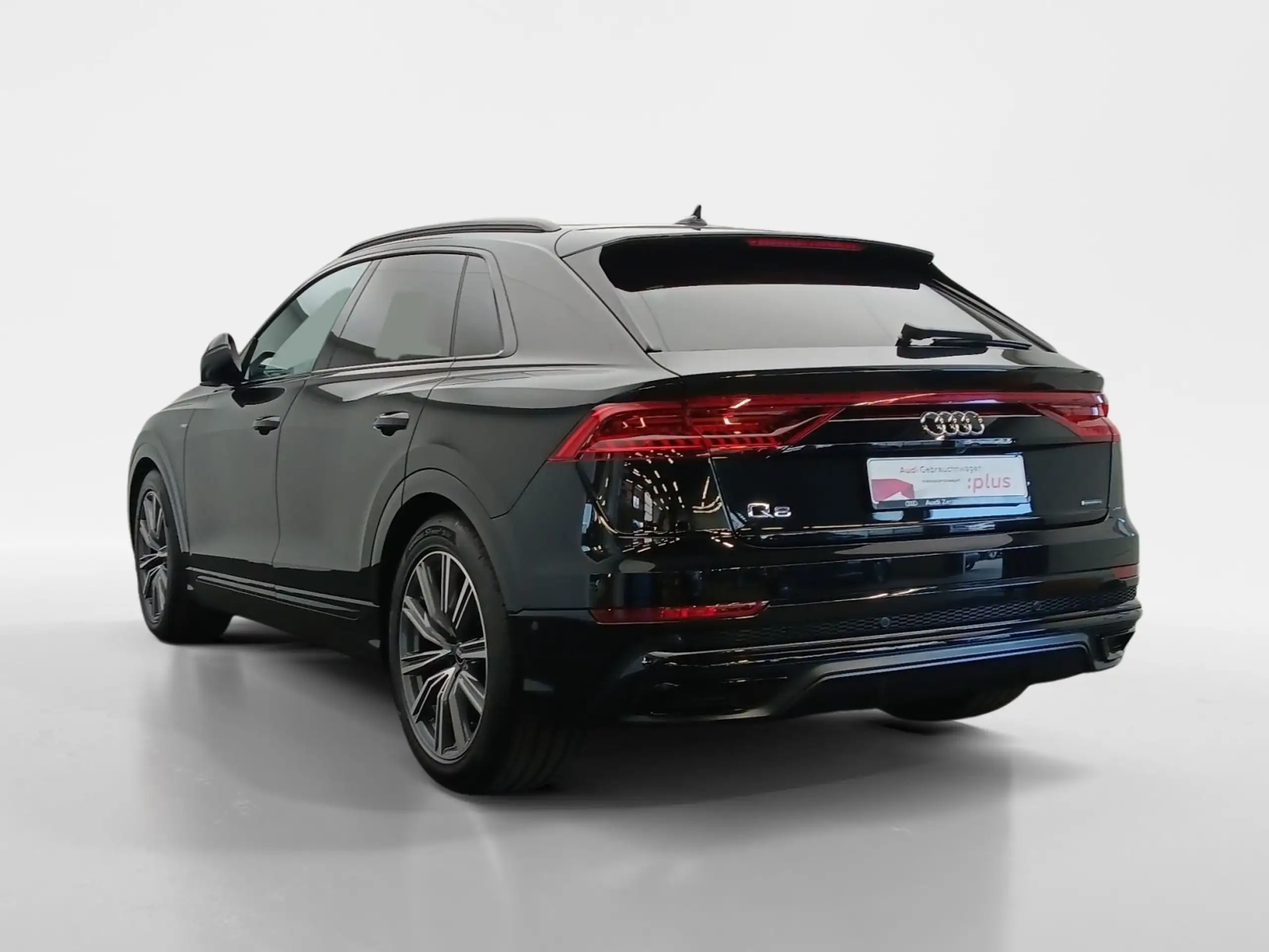 Audi - Q8