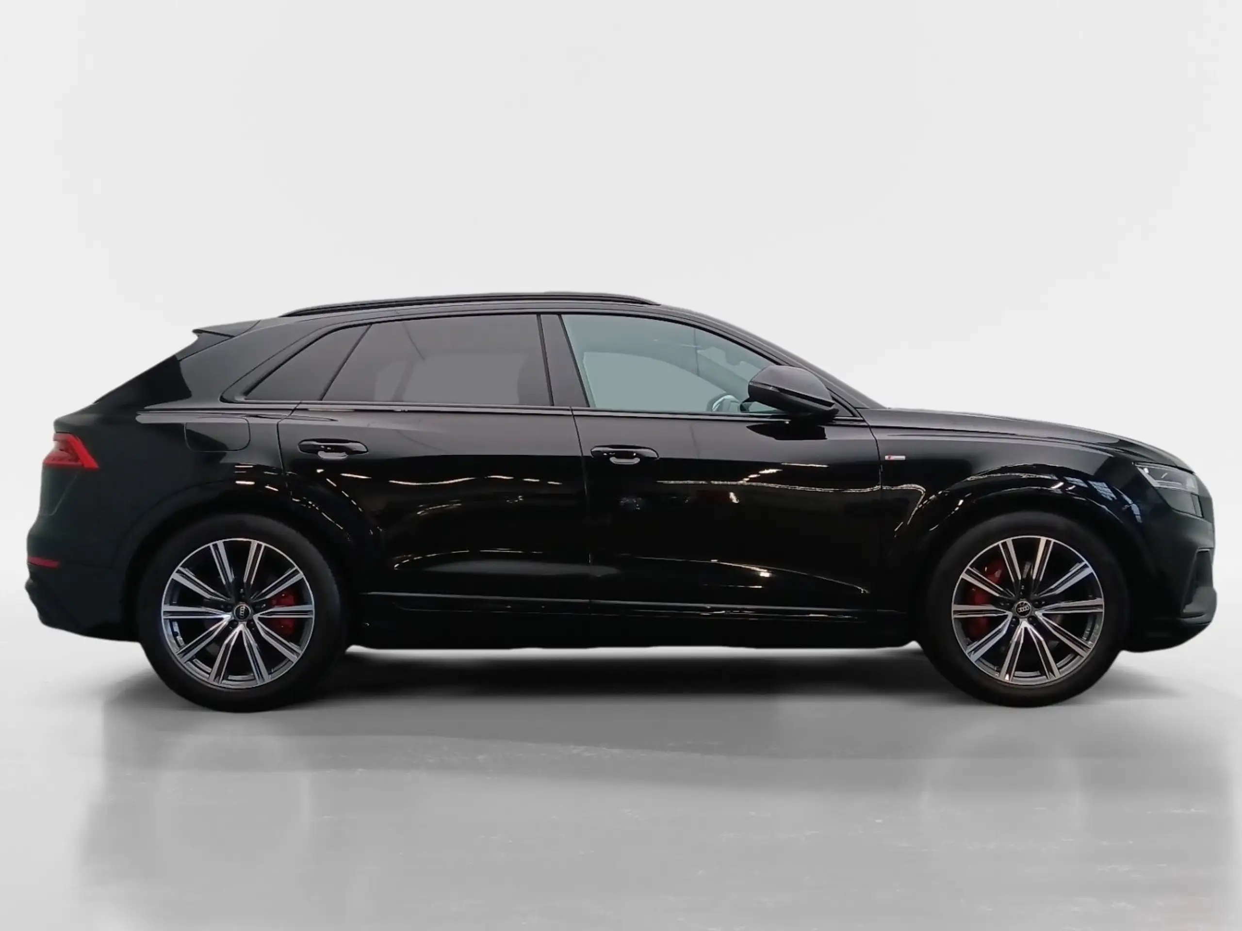 Audi - Q8