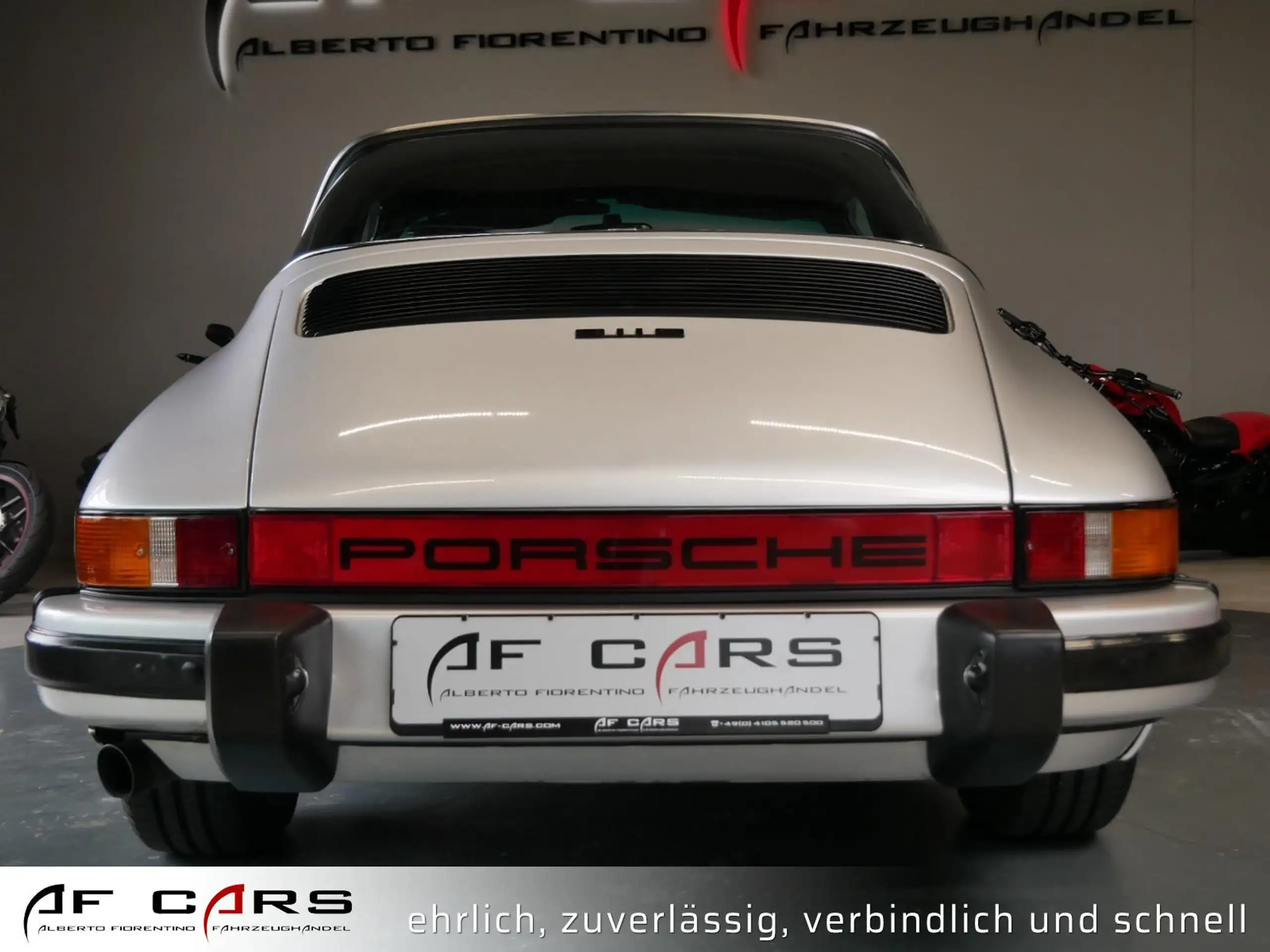 Porsche - 911