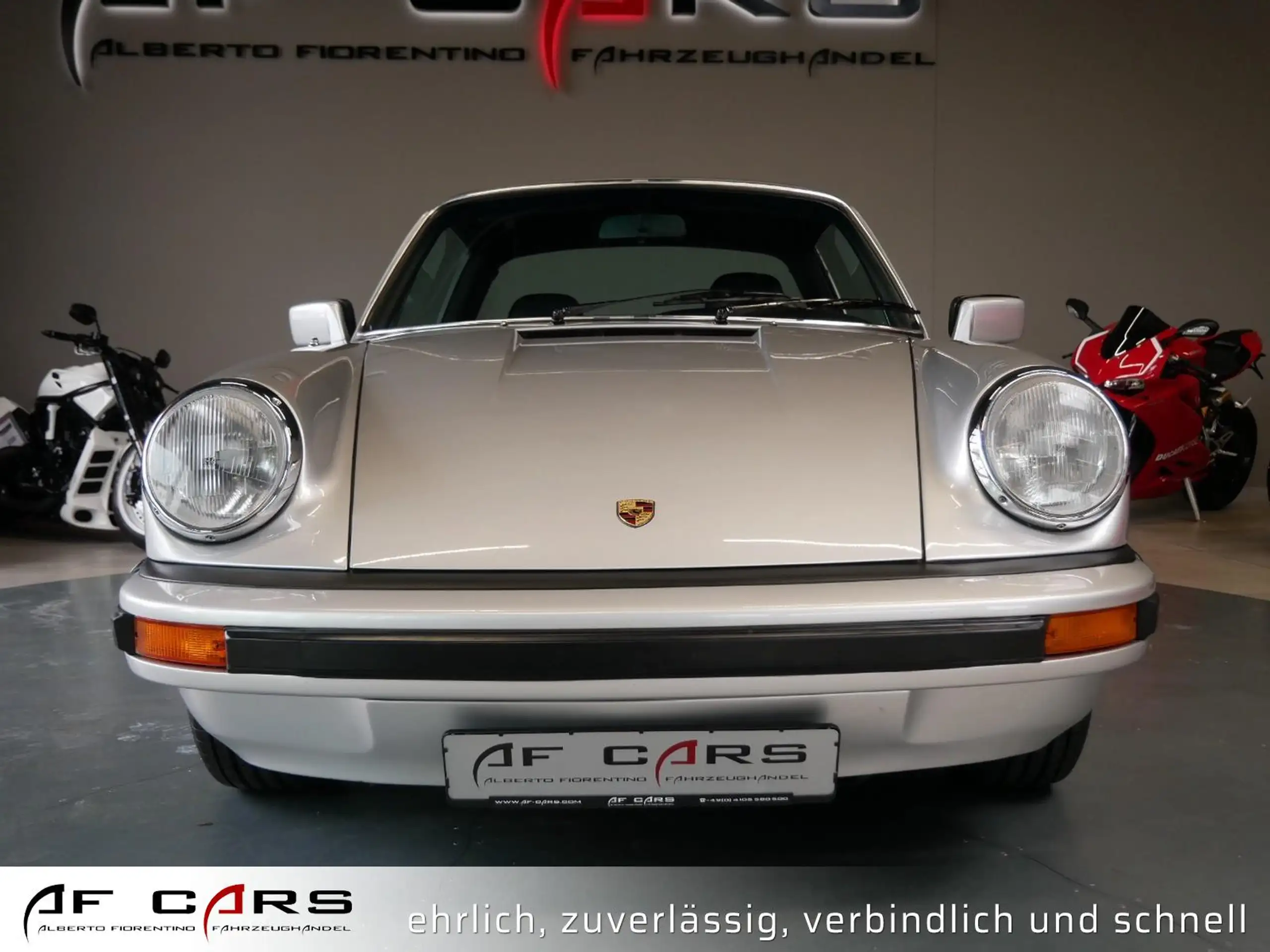 Porsche - 911