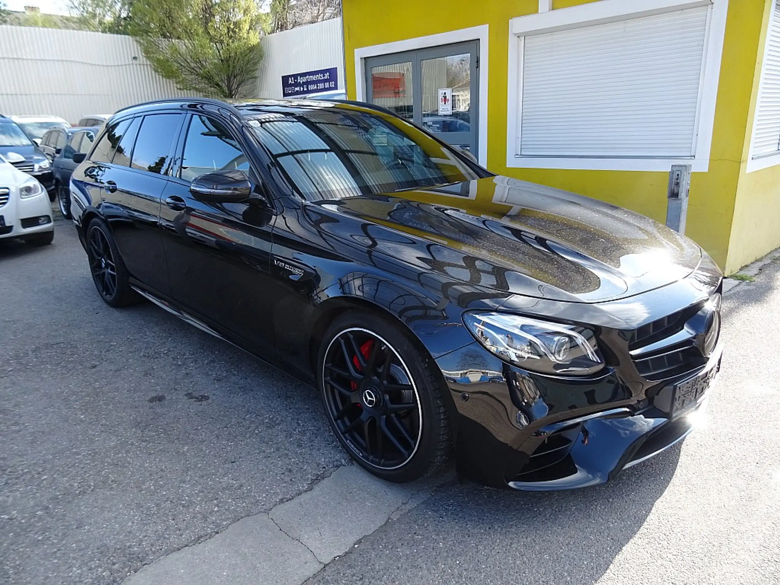 Mercedes-Benz - E 63 AMG