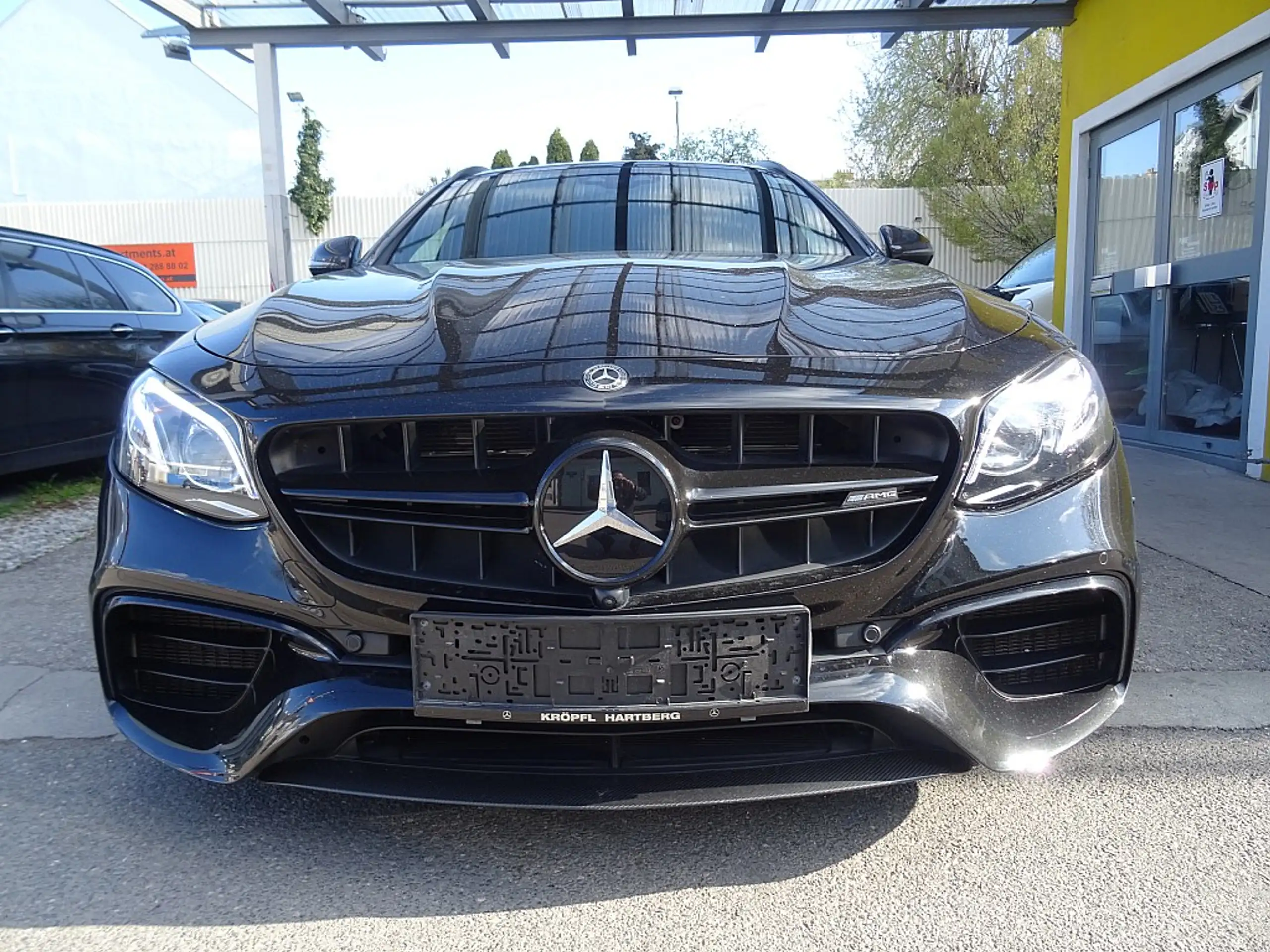 Mercedes-Benz - E 63 AMG