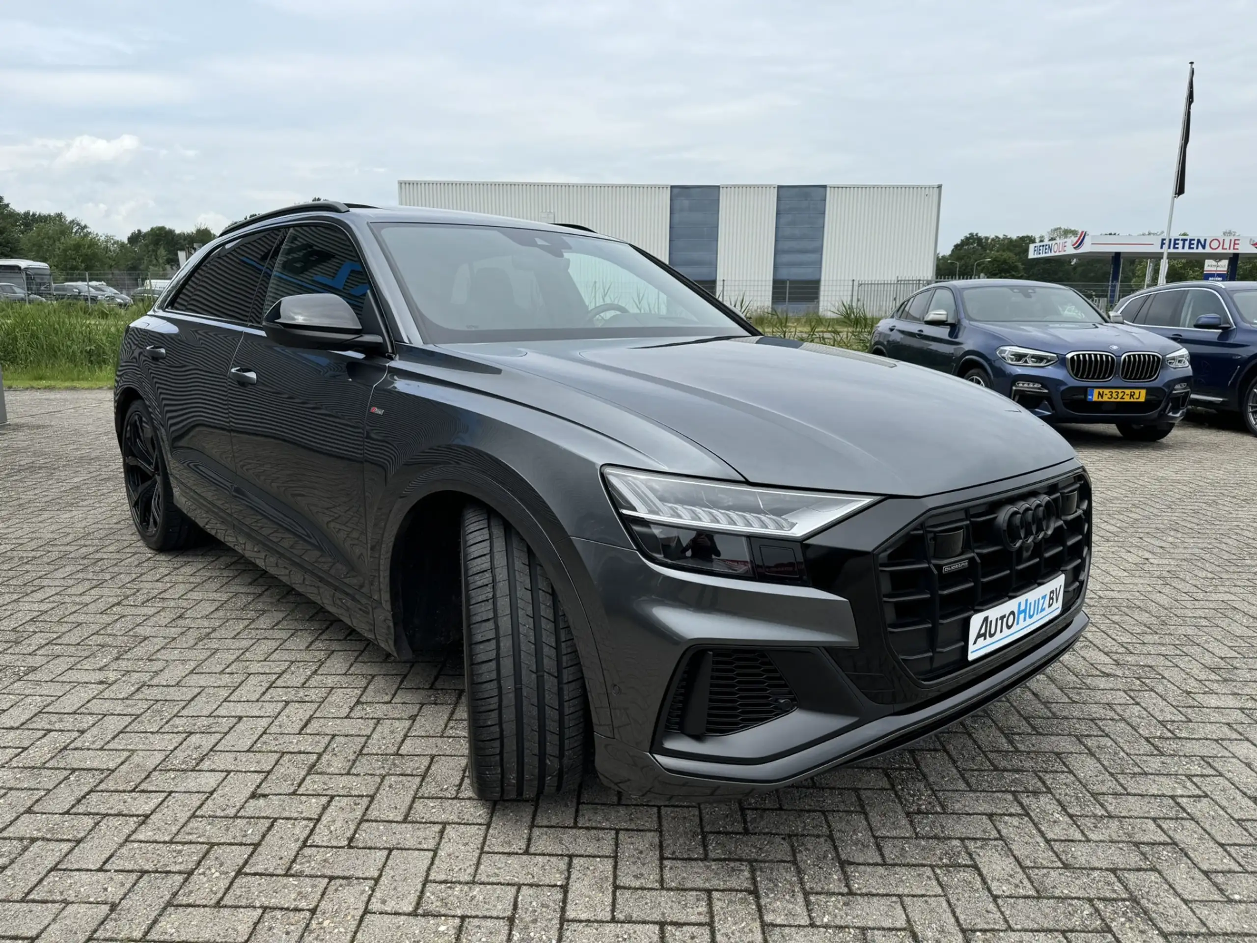 Audi - Q8