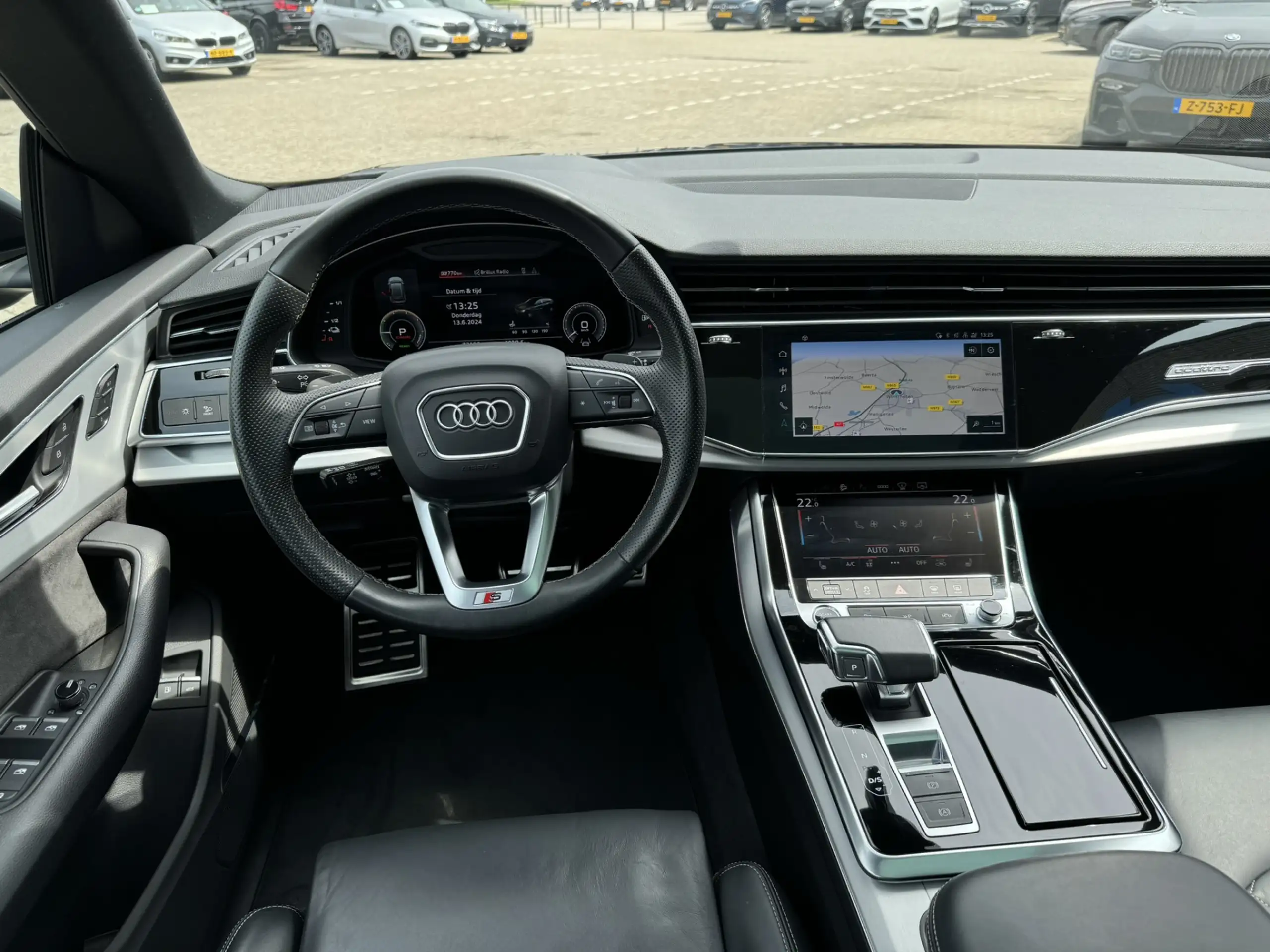 Audi - Q8