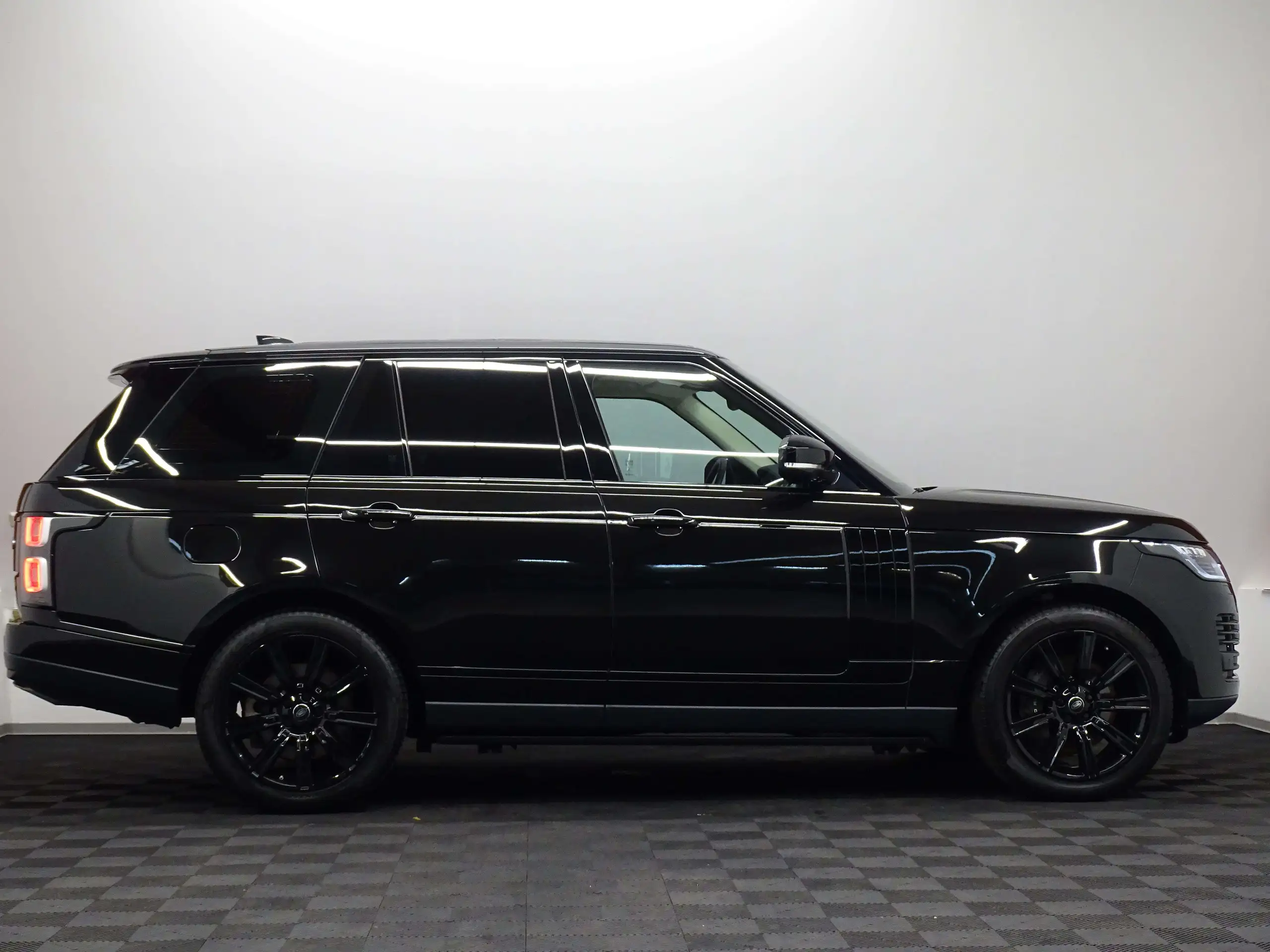 Land Rover - Range Rover