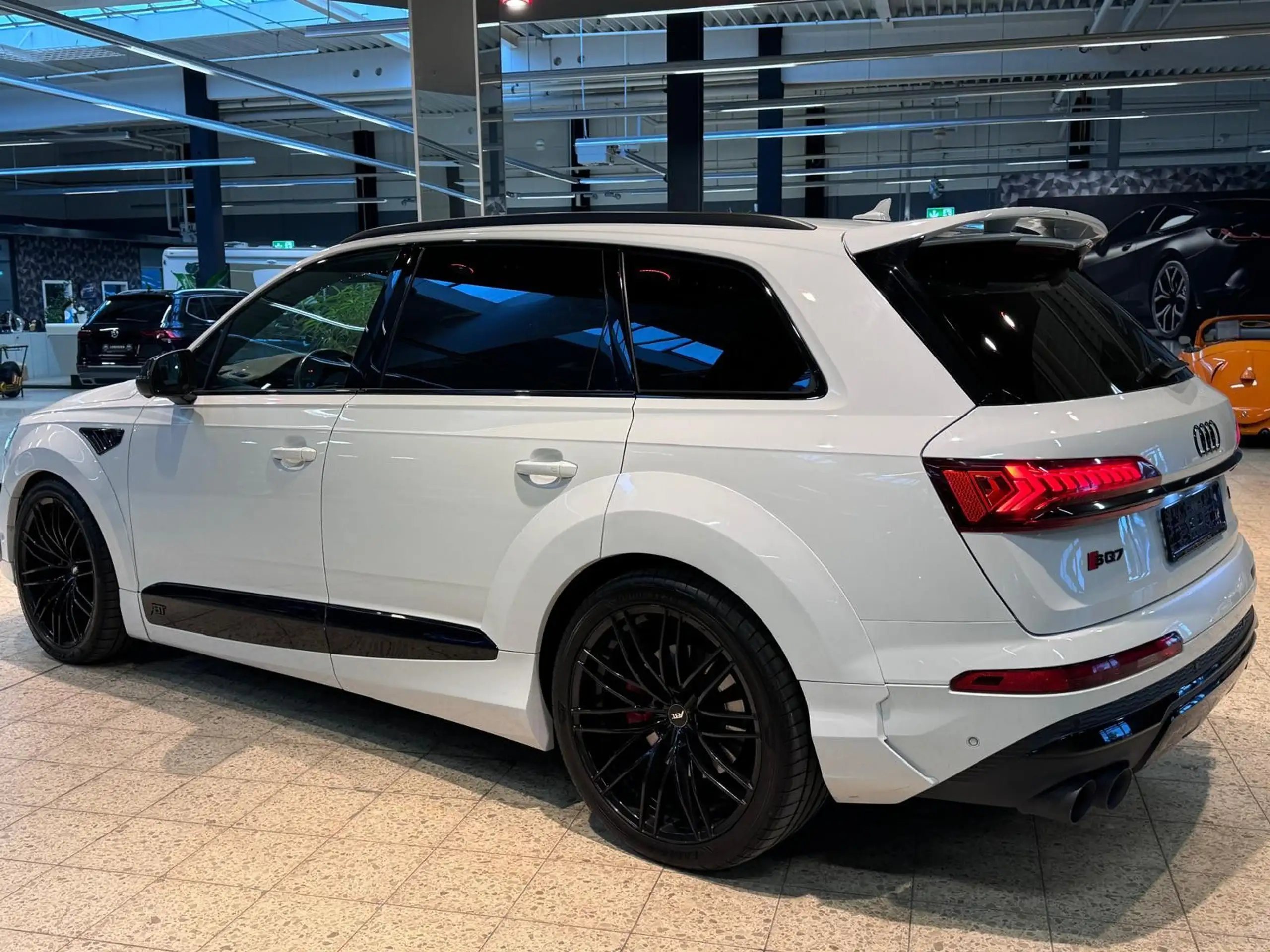 Audi - SQ7