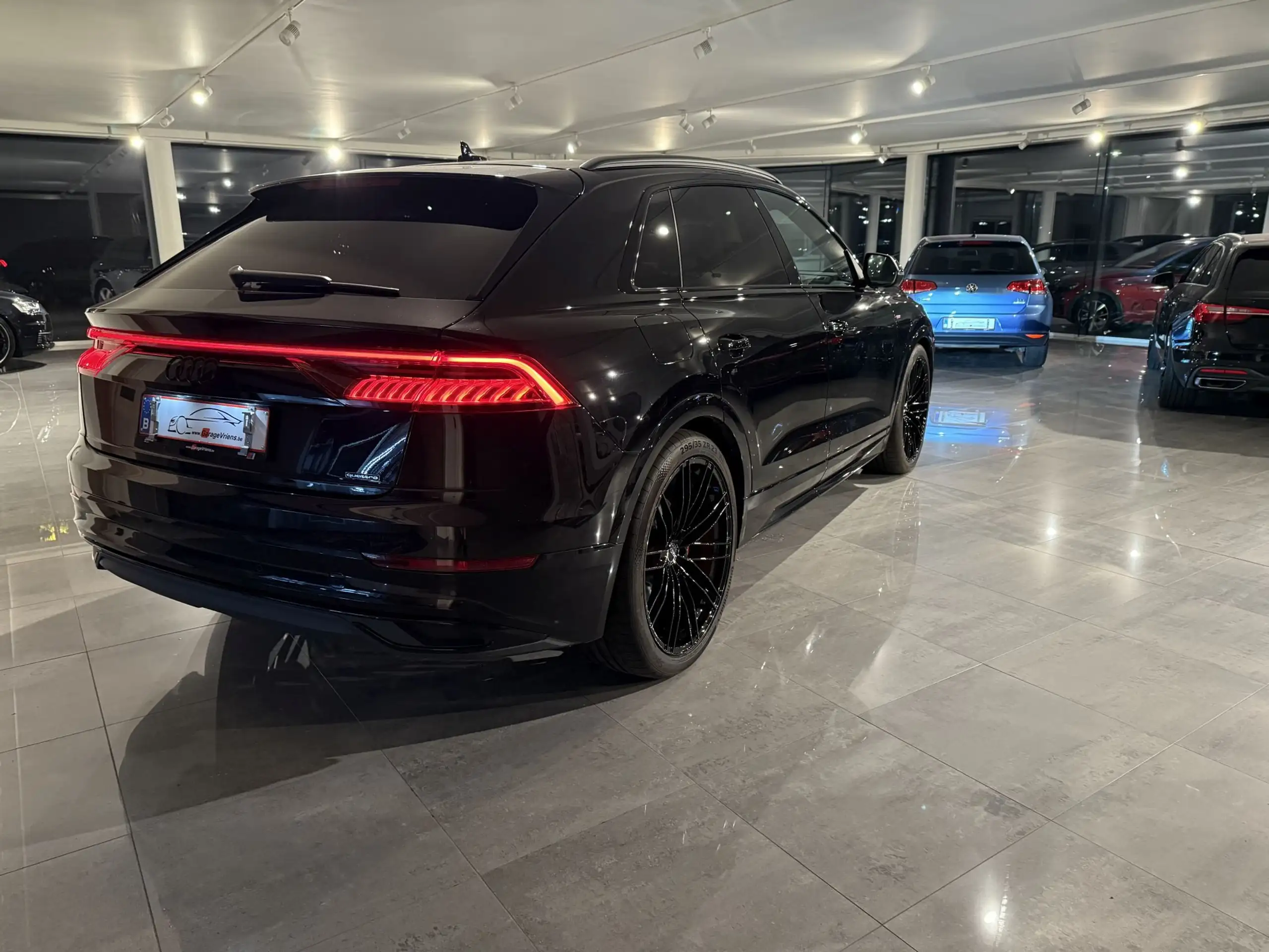 Audi - Q8