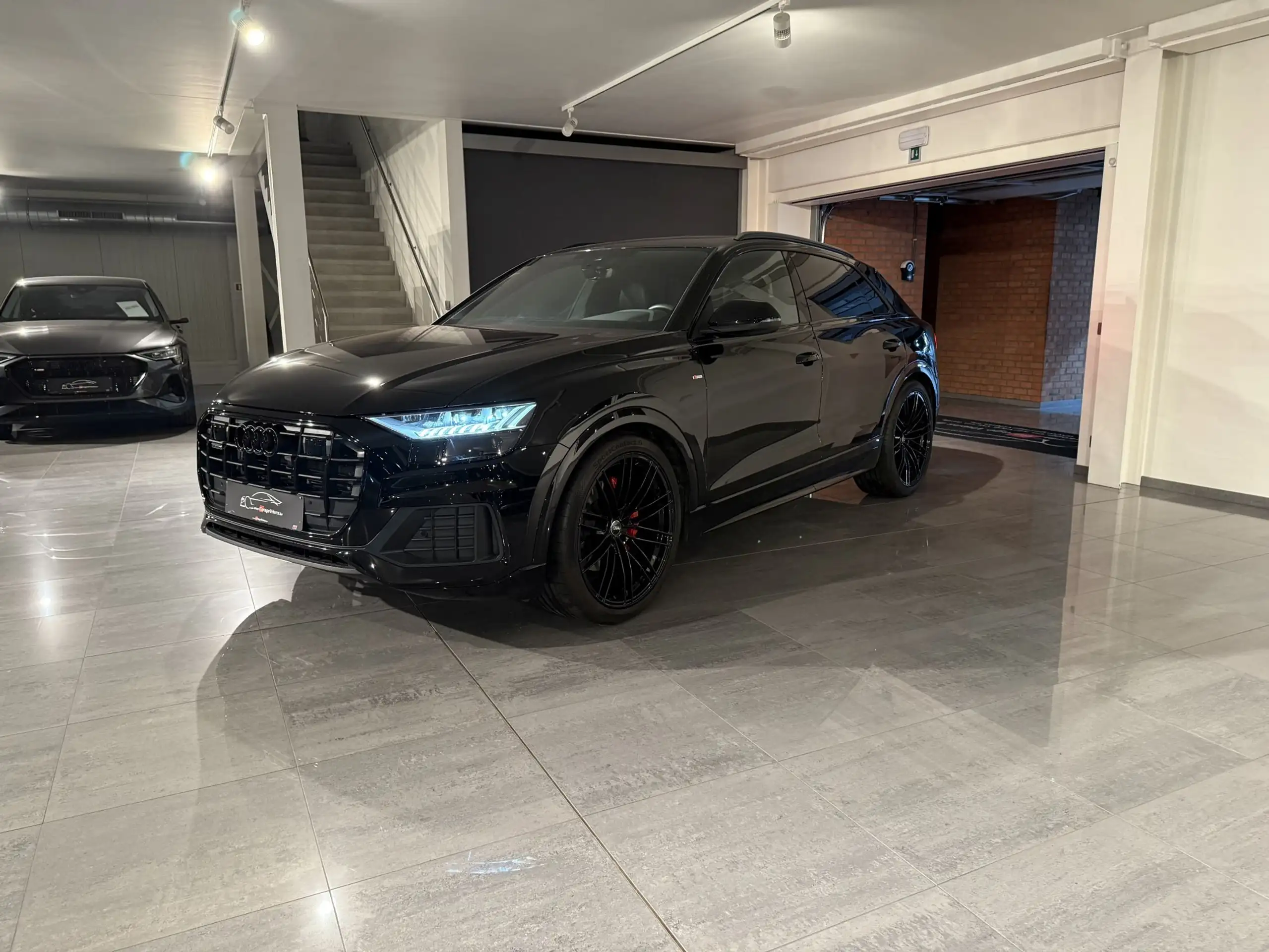 Audi - Q8