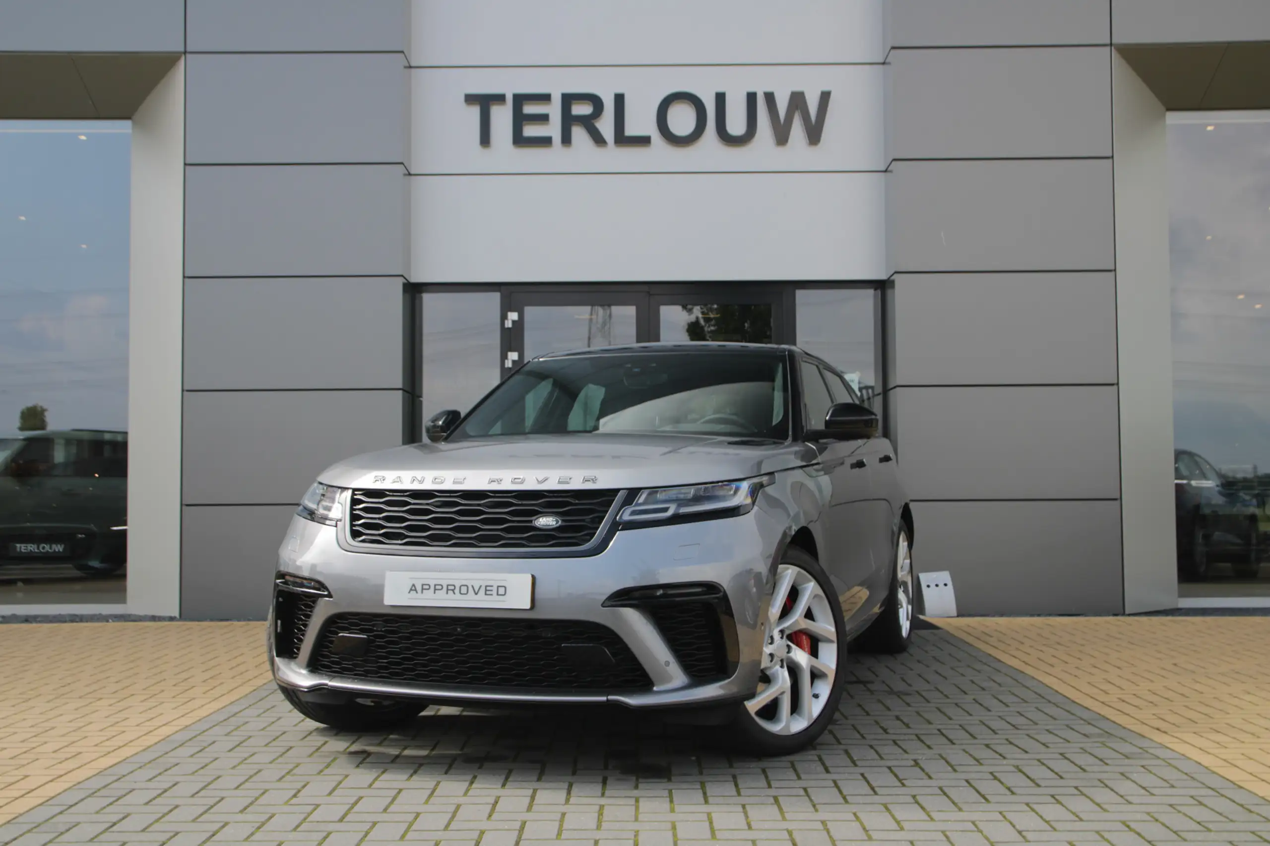 Land Rover - Range Rover Velar