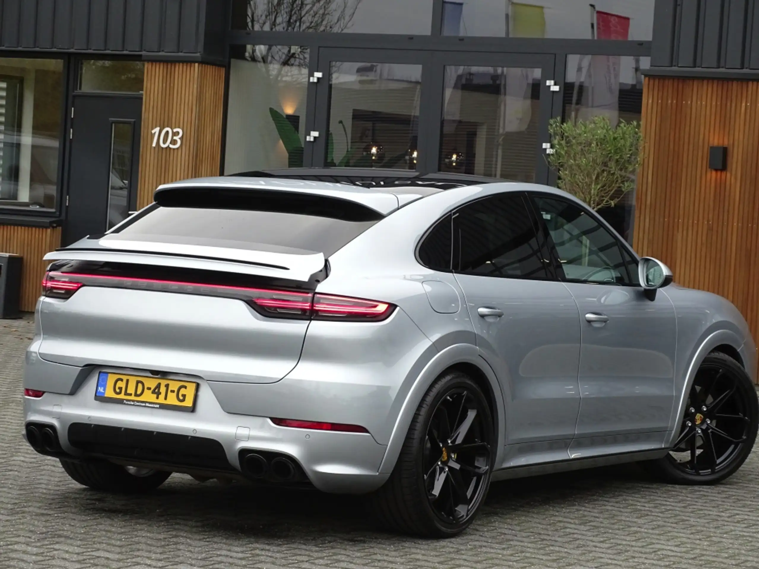 Porsche - Cayenne