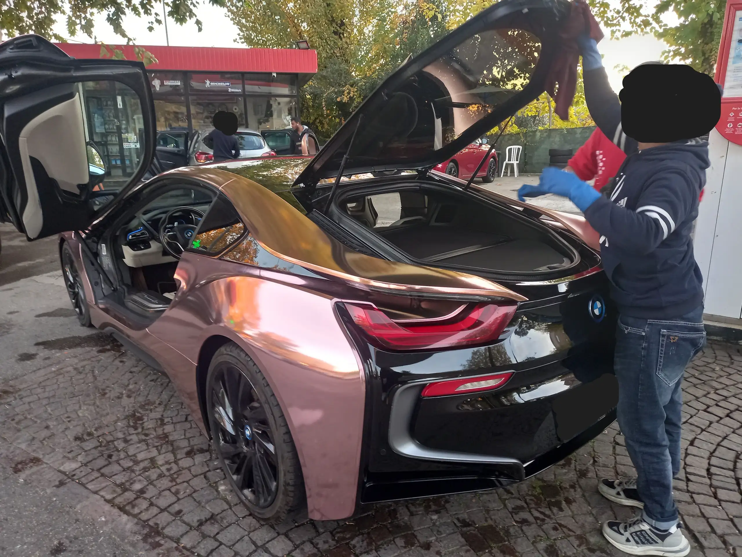 BMW - i8