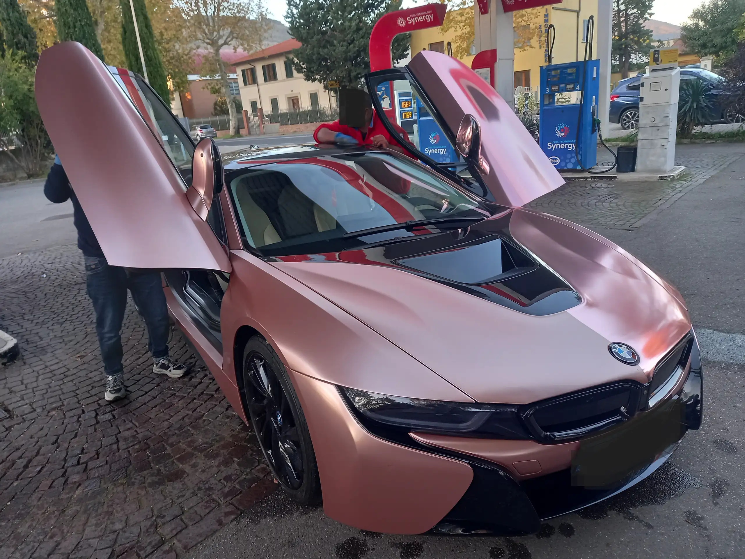 BMW - i8