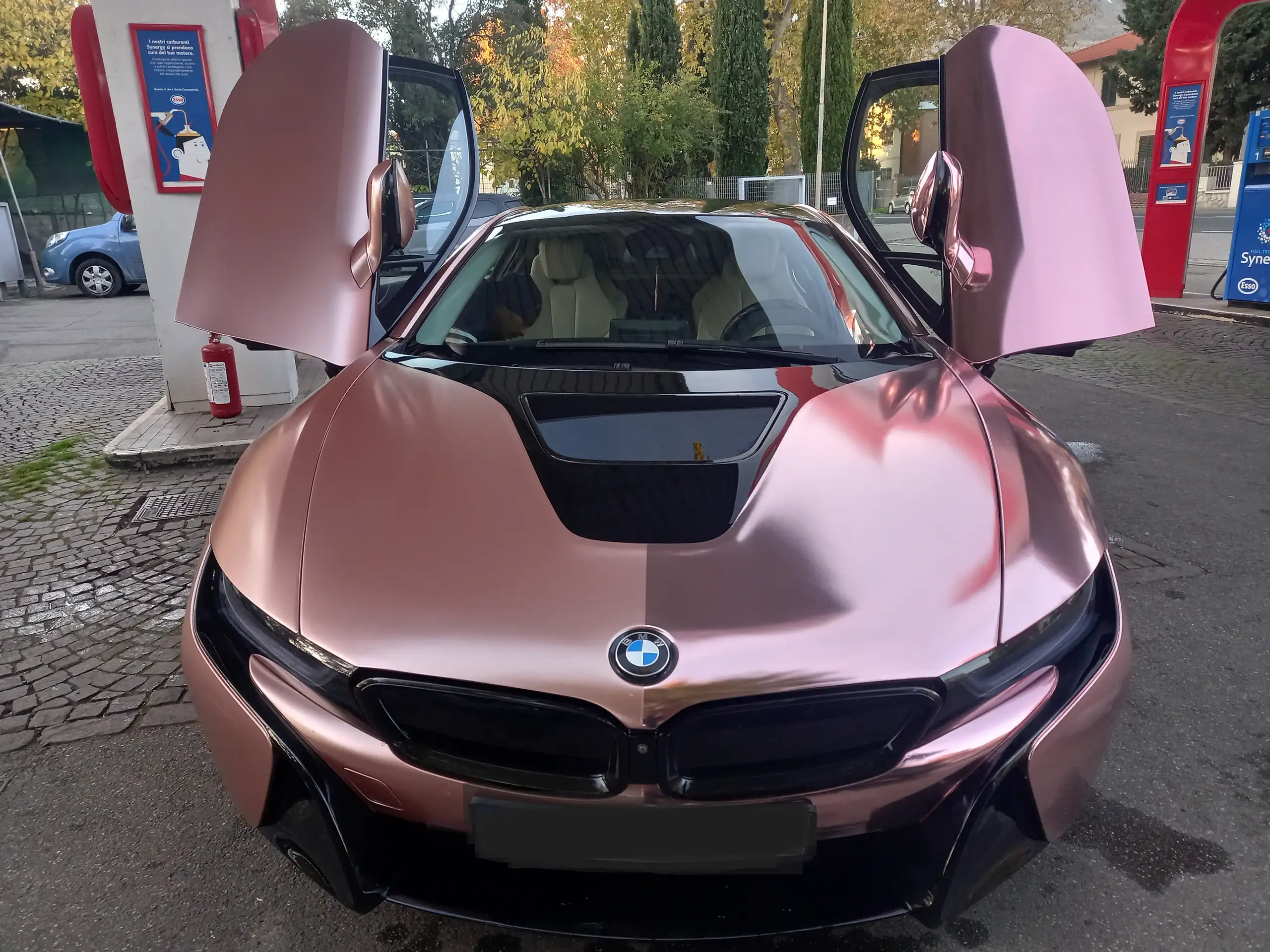 BMW - i8