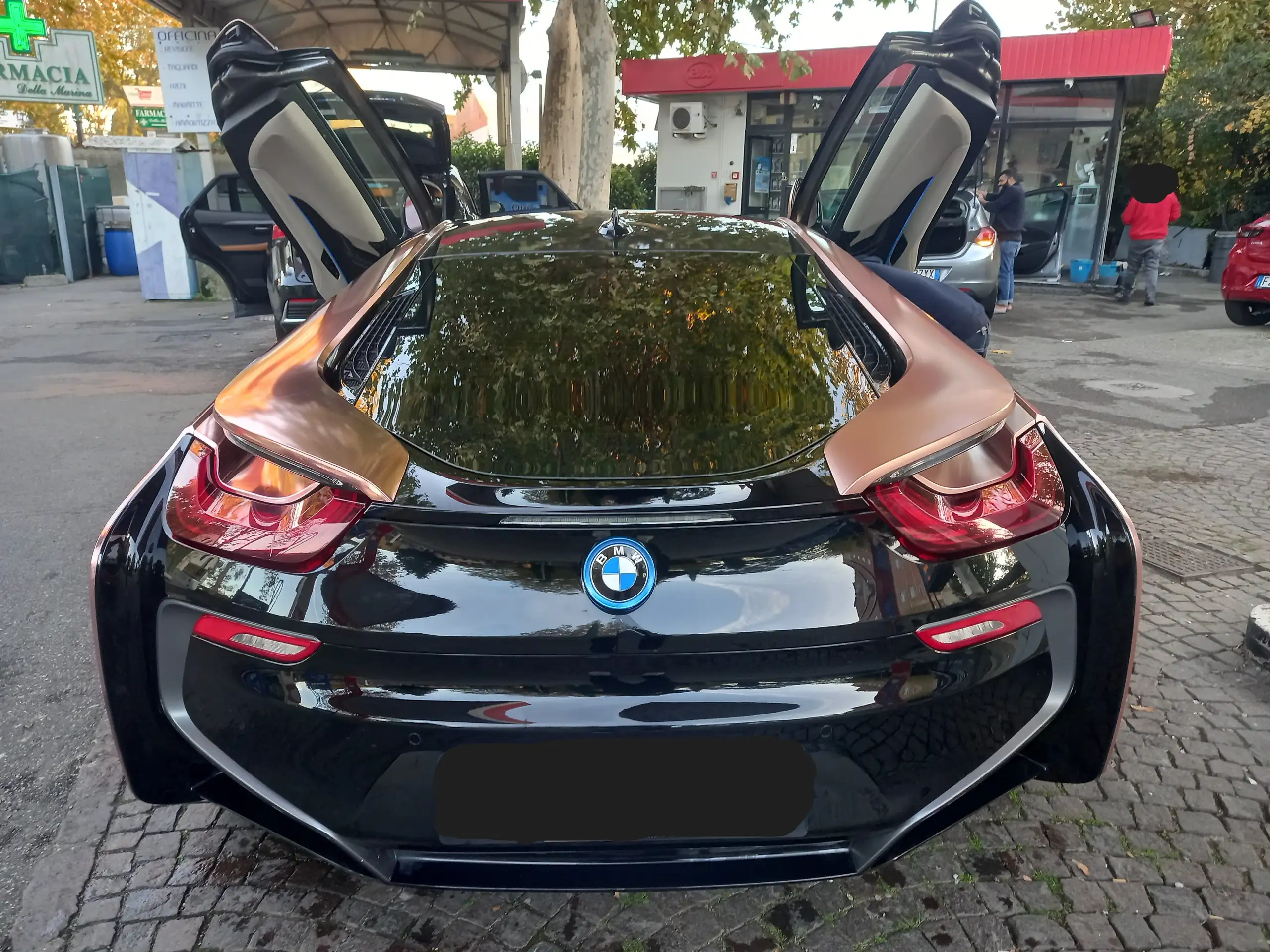 BMW - i8