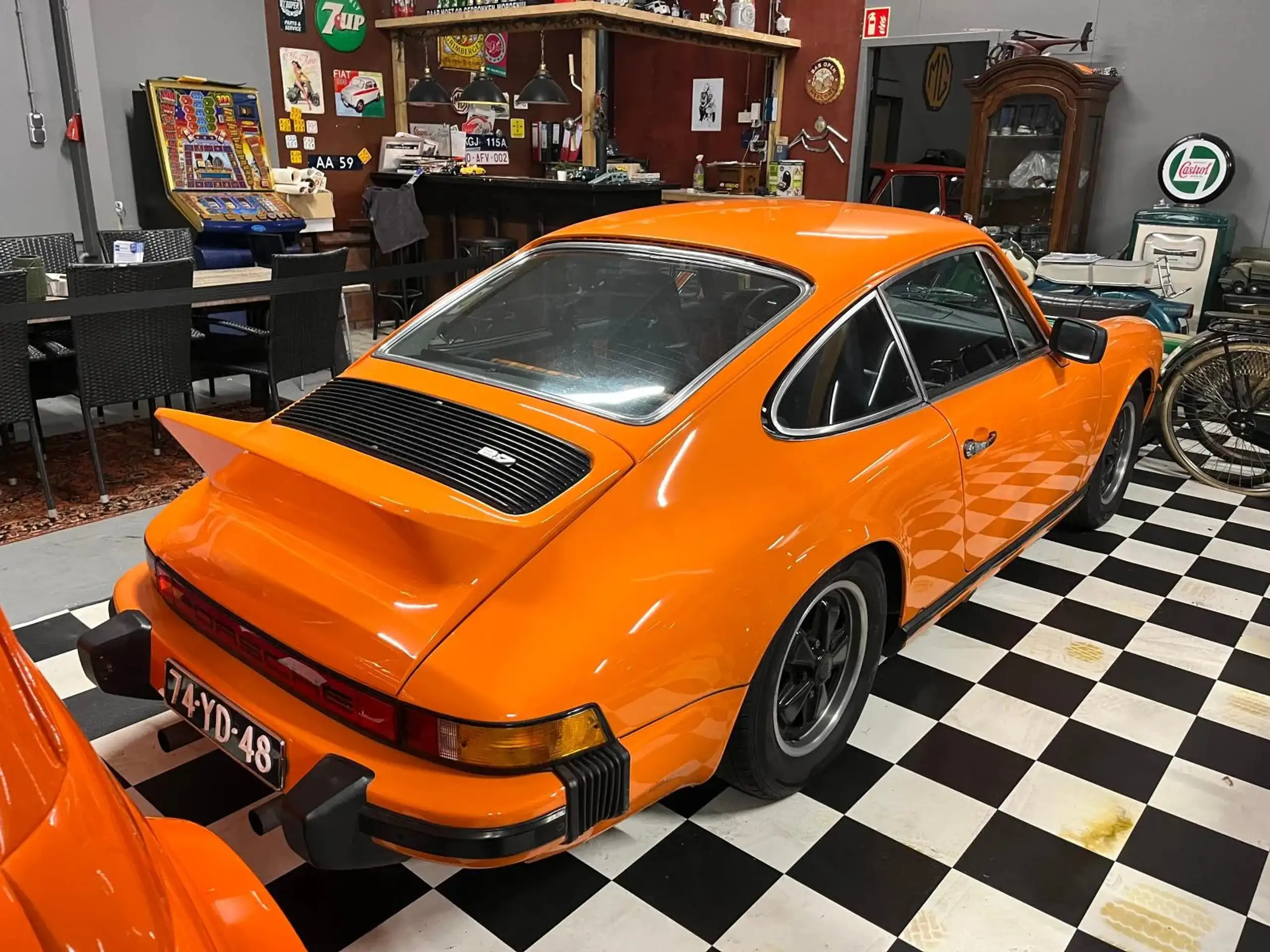 Porsche - 911