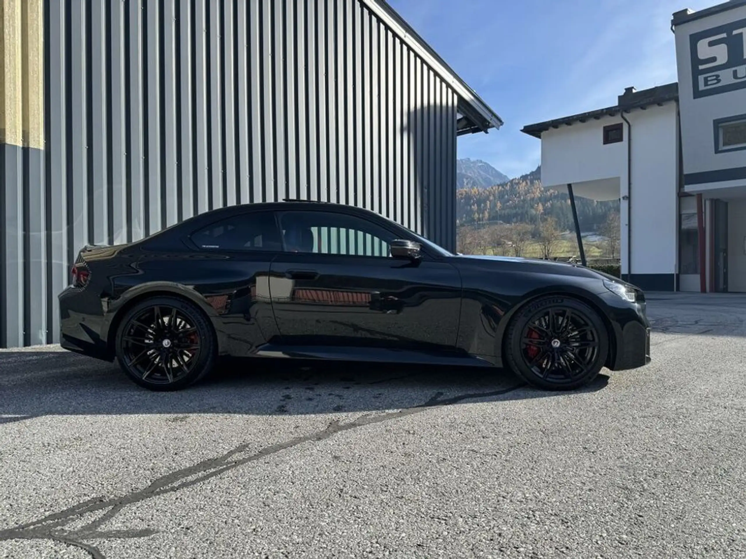 BMW - M2