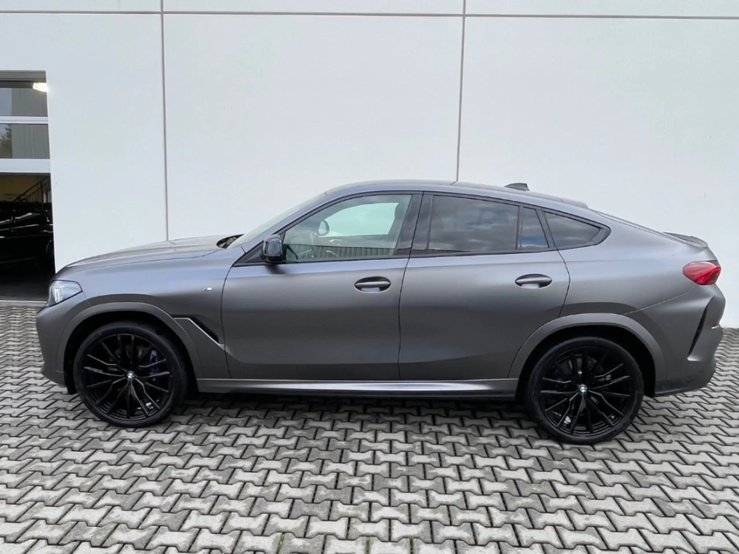 BMW - X6