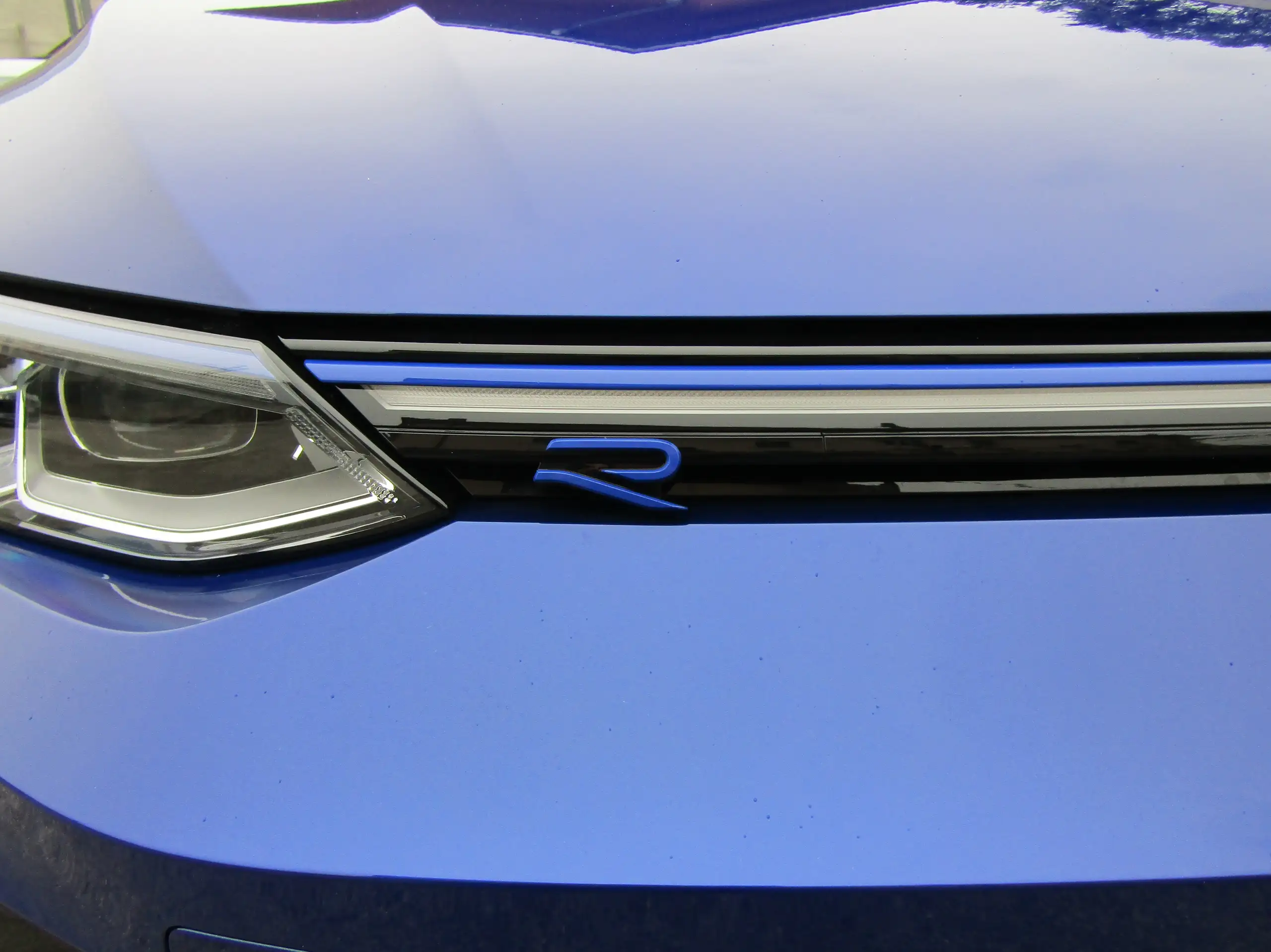 Volkswagen - Golf R