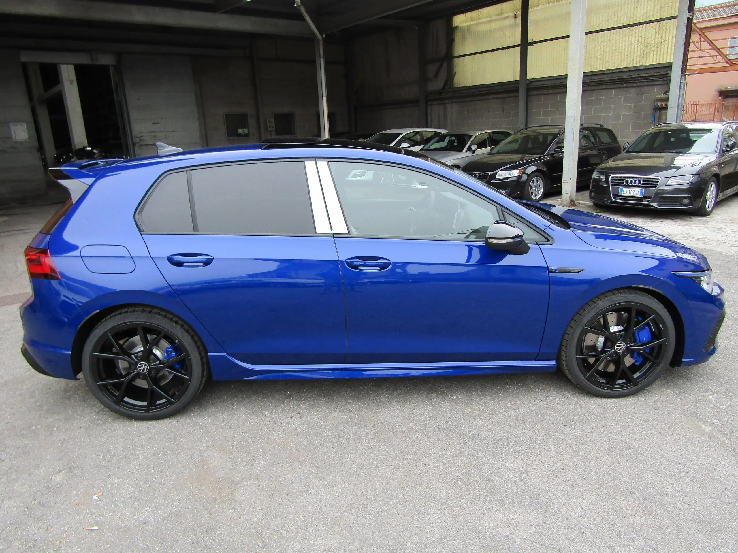 Volkswagen - Golf R