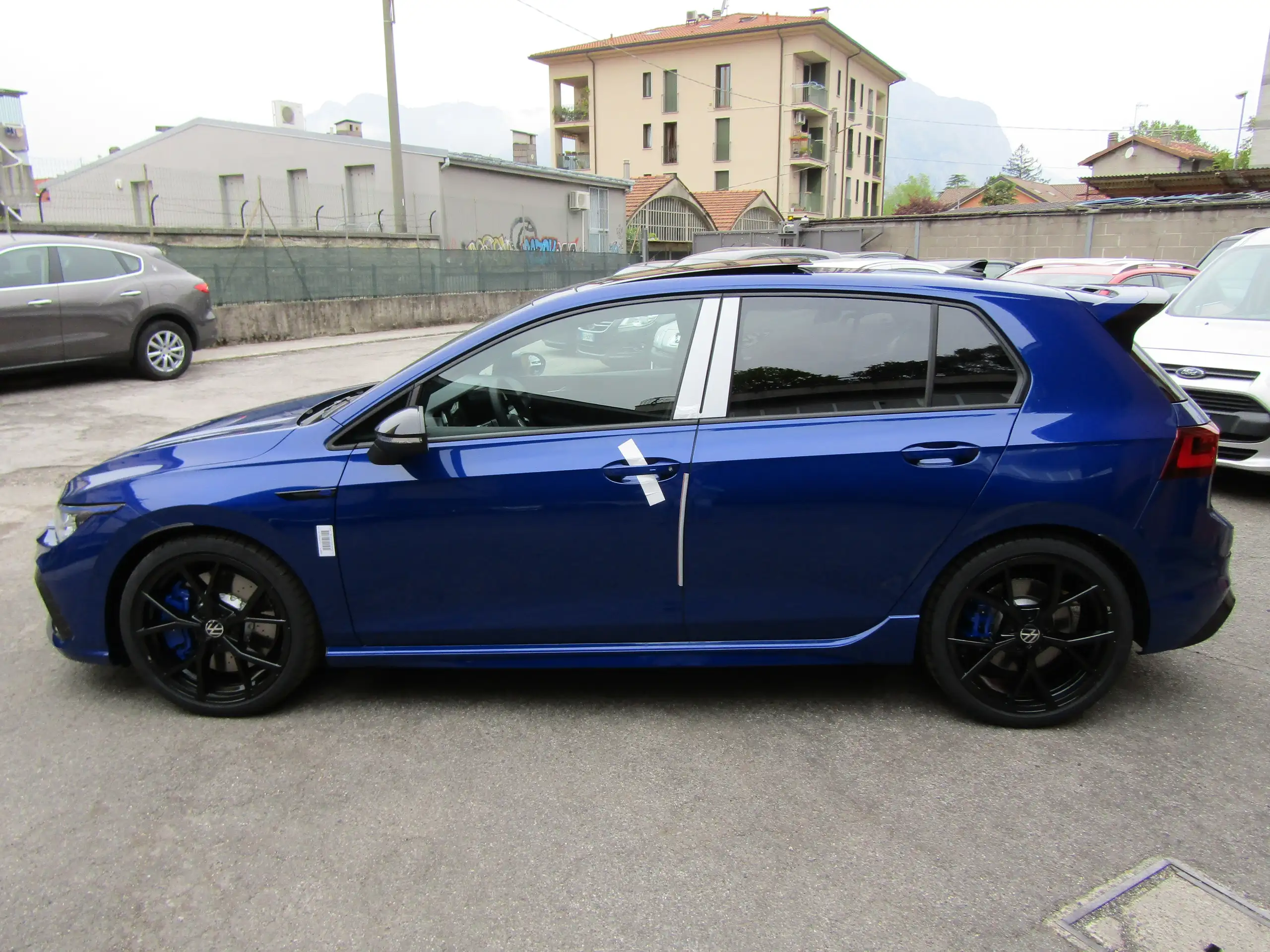 Volkswagen - Golf R