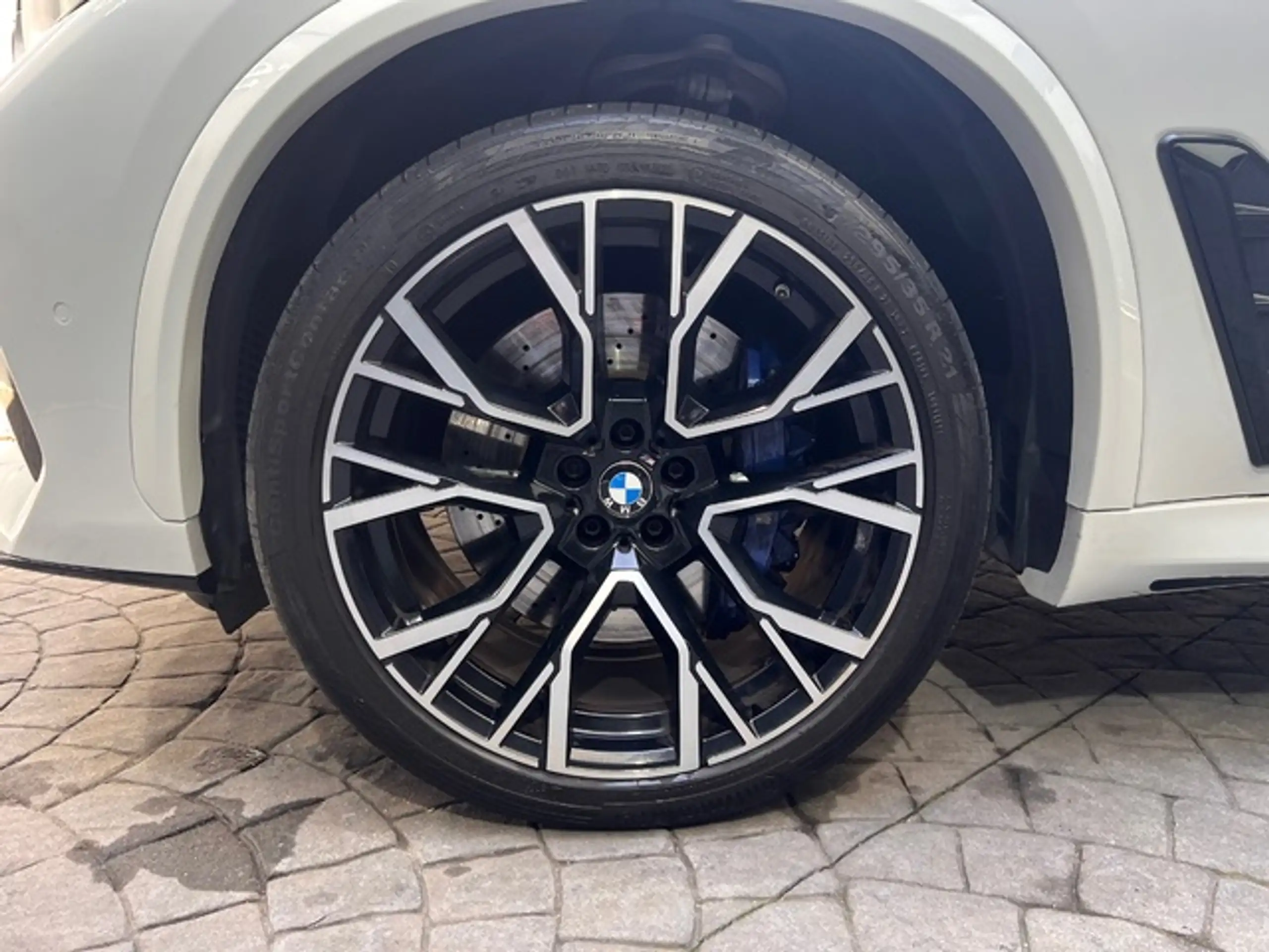 BMW - X5 M