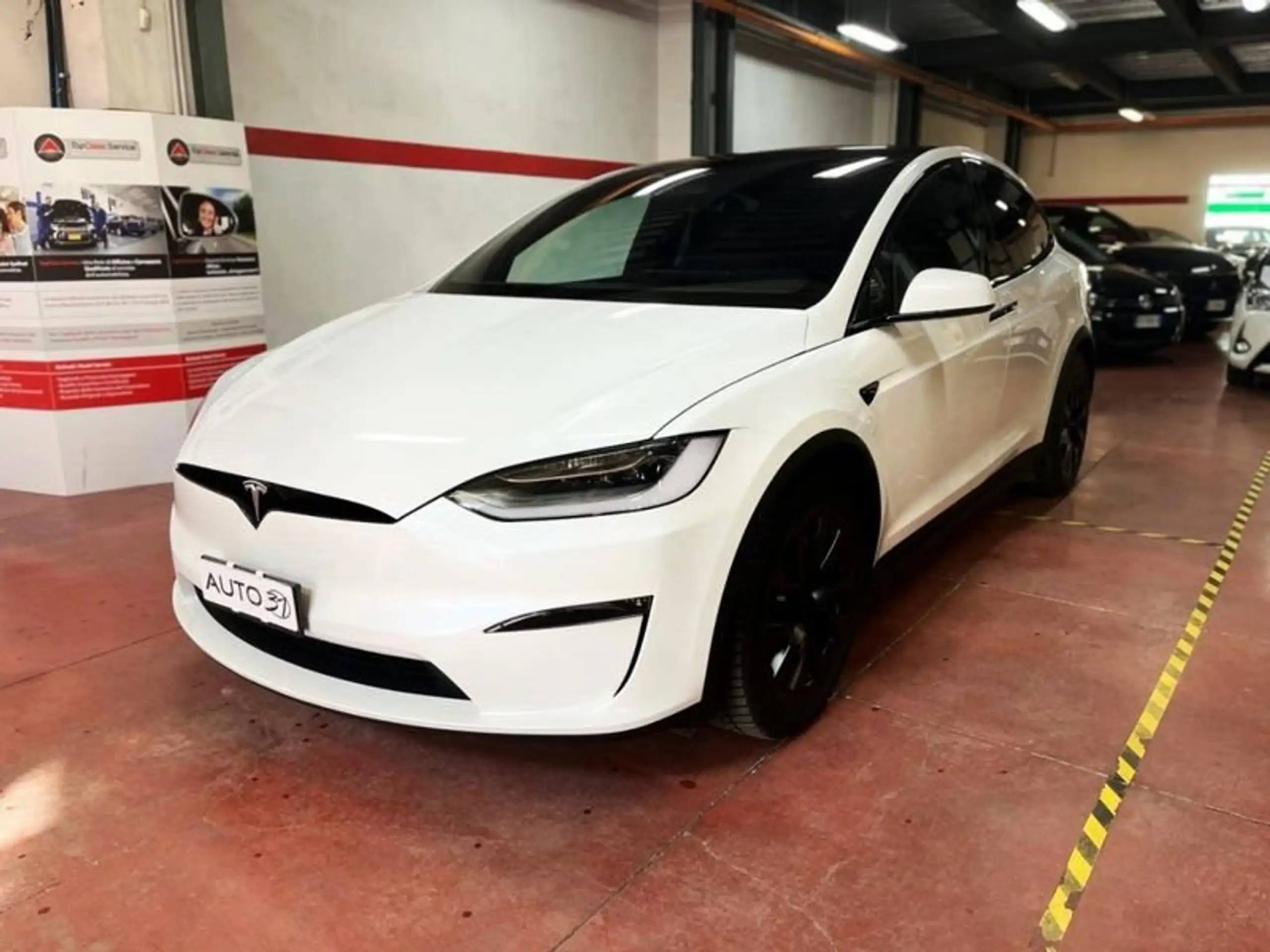 Tesla - Model X