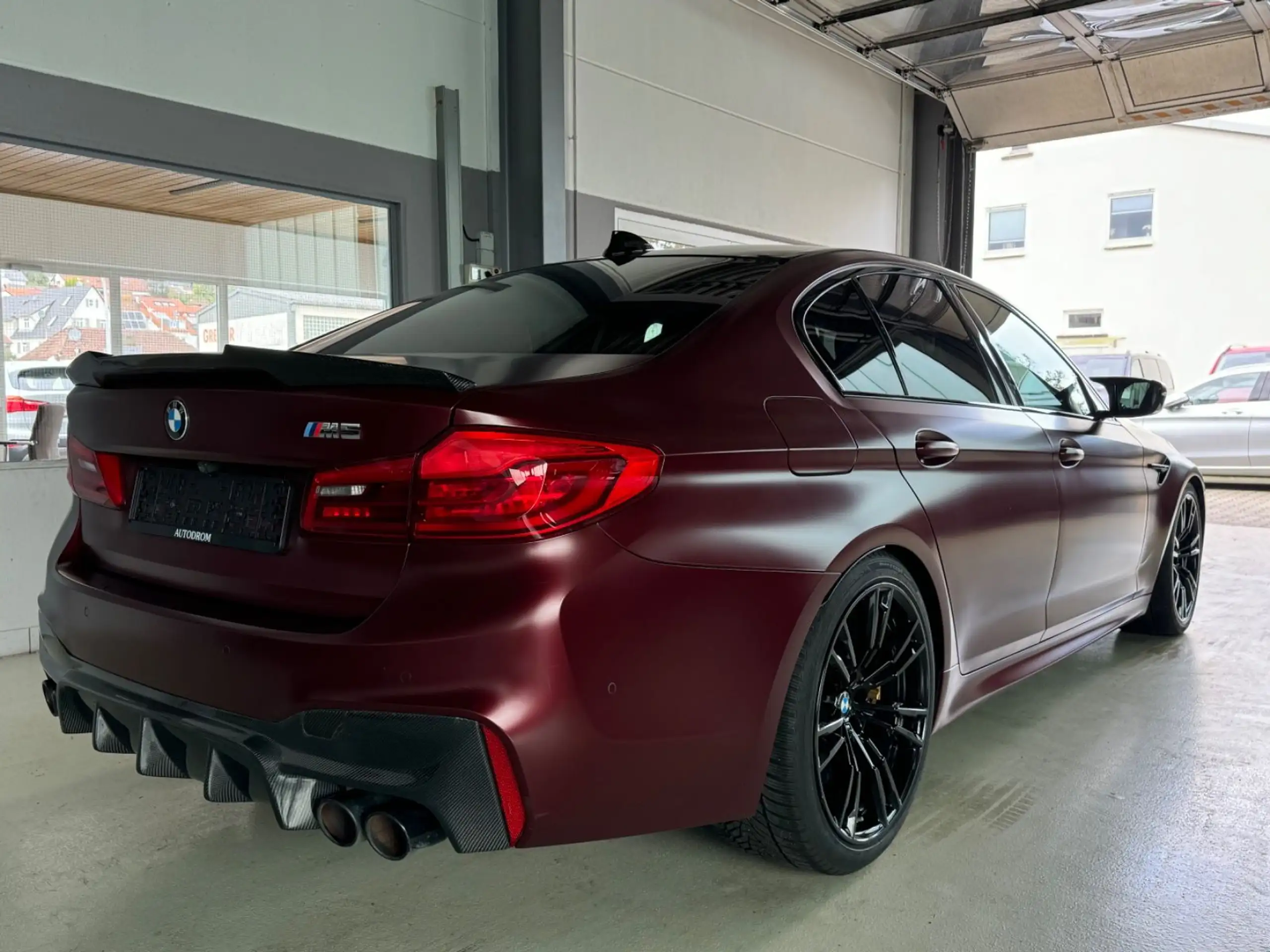 BMW - M5