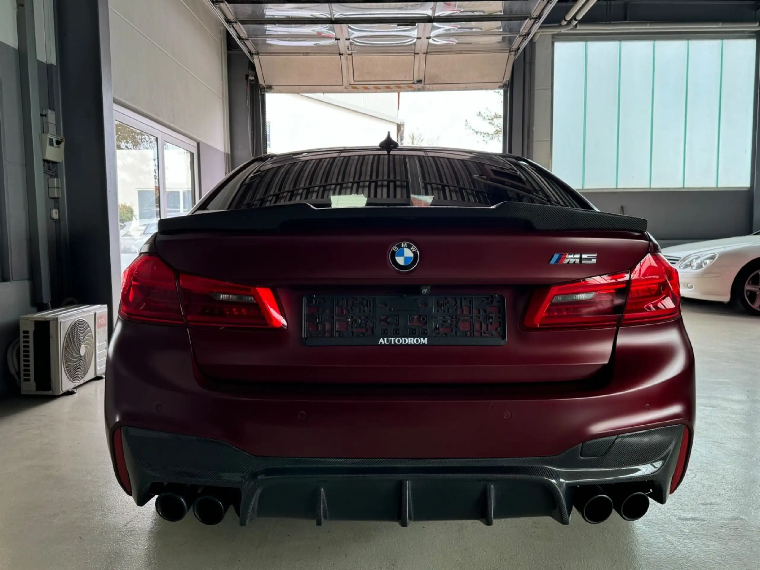 BMW - M5