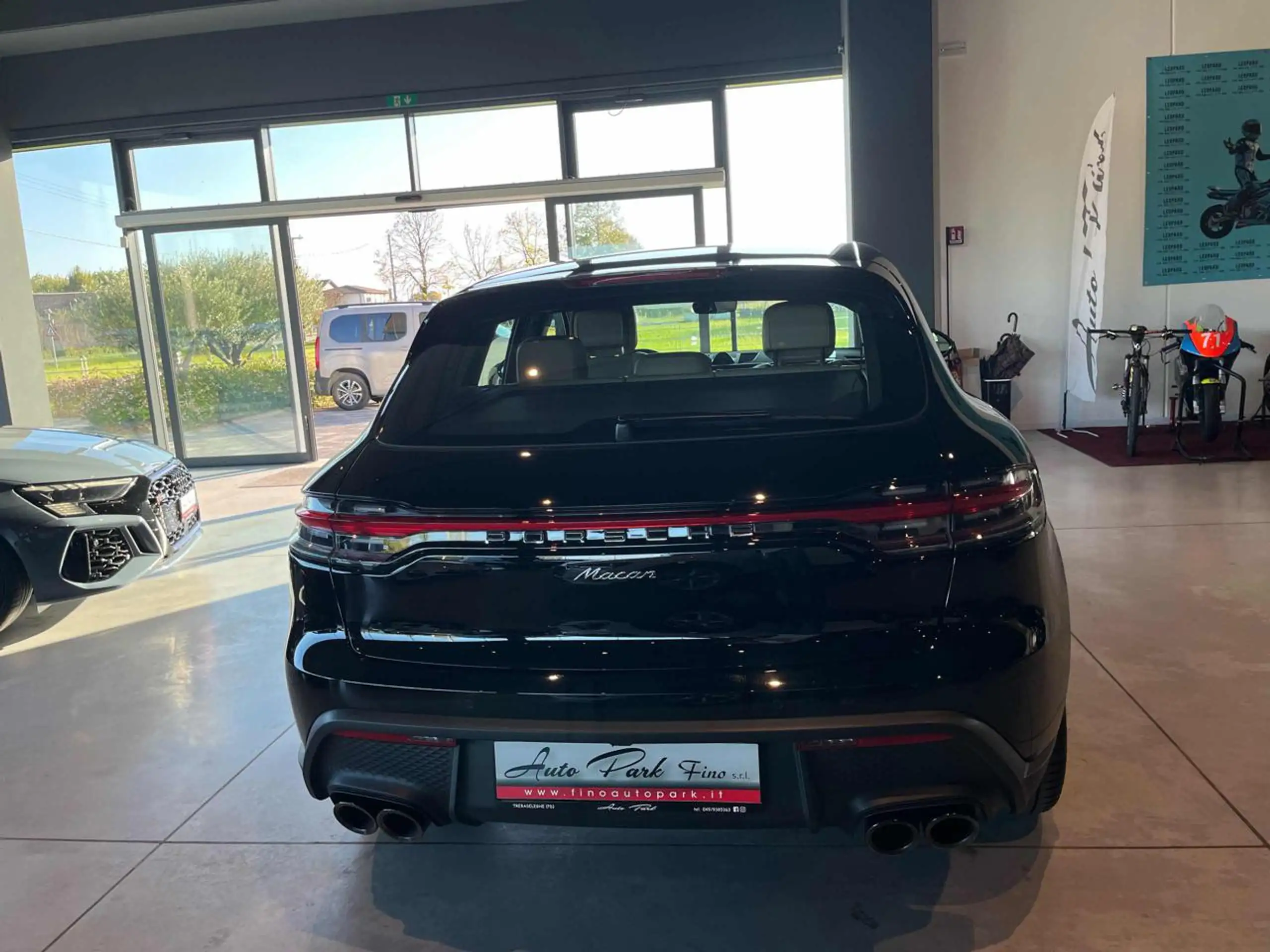 Porsche - Macan